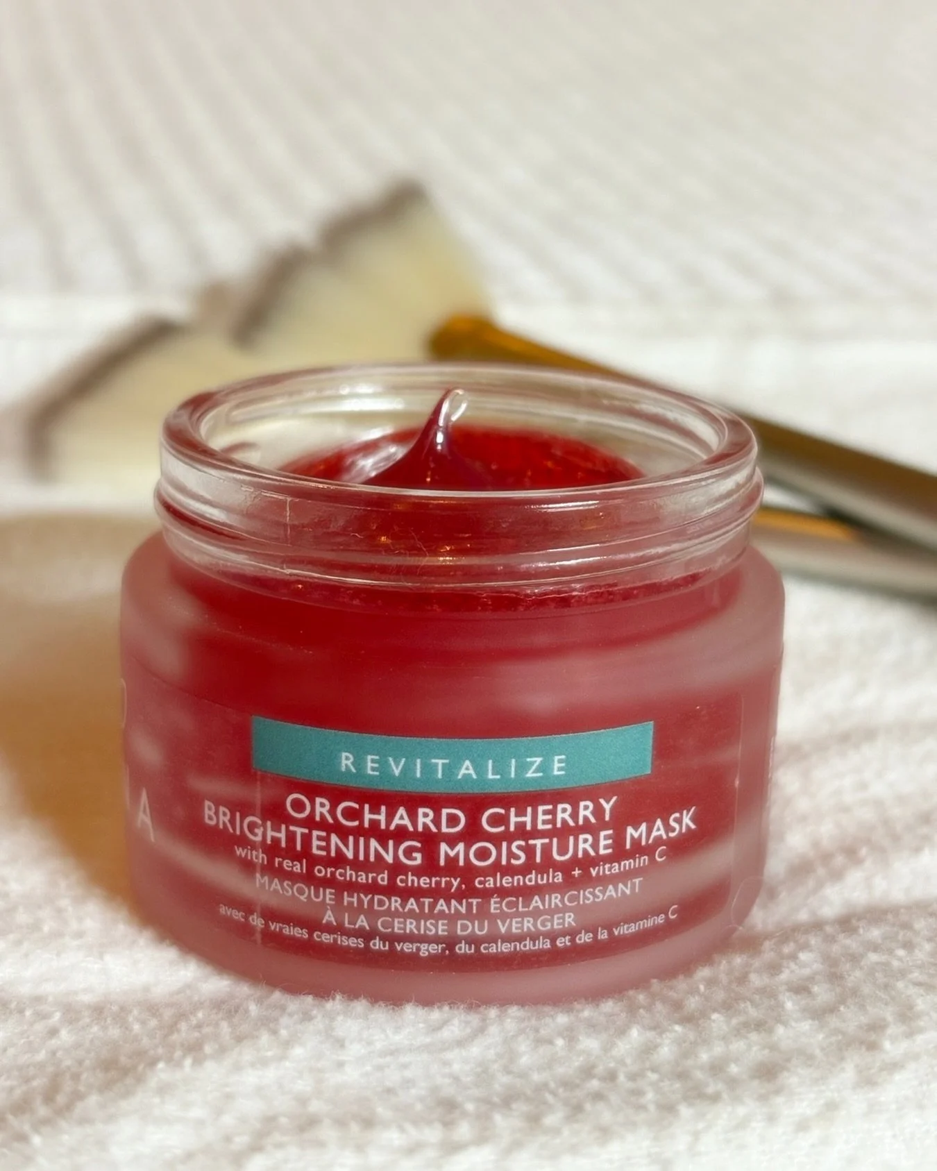 Dry winter skin? 

Here are some helpful at home tips!

Add a hydrating mask a couple times a week to your nightly regime. 

The Huna Orchard Cherry Brightening Moisture Mask hydrates, calms and revitalizes.  The gel texture of this mask is both soot