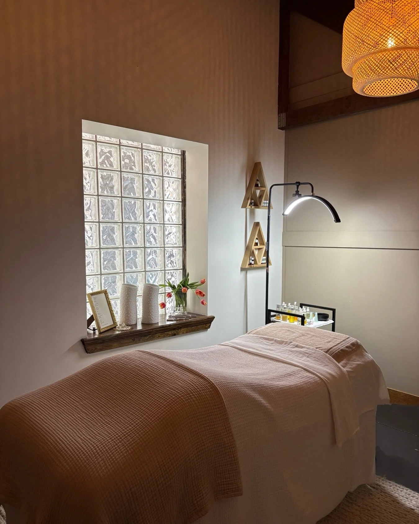 I want to create the prefect experience for my clients, every treatment.

Each appointment begins with a consultation. I want to hear your concerns, your treatment goals and personal preferences.  It&rsquo;s an important step to understand what broug