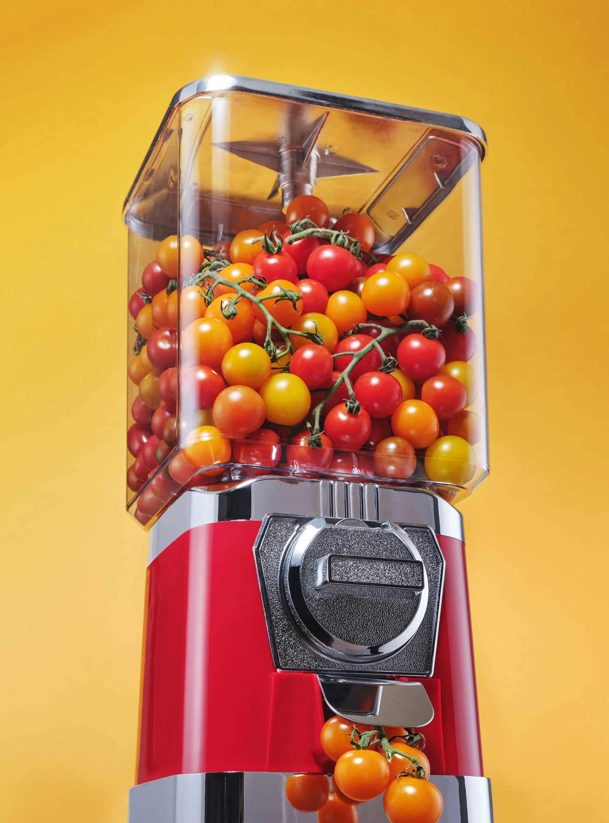 Nature’s Candy is a collaborative series by photographer Sarah Anne Ward & food stylist Charlotte Omnes - reimagined fruits and vegetables as classic junk food and indulgent treats.