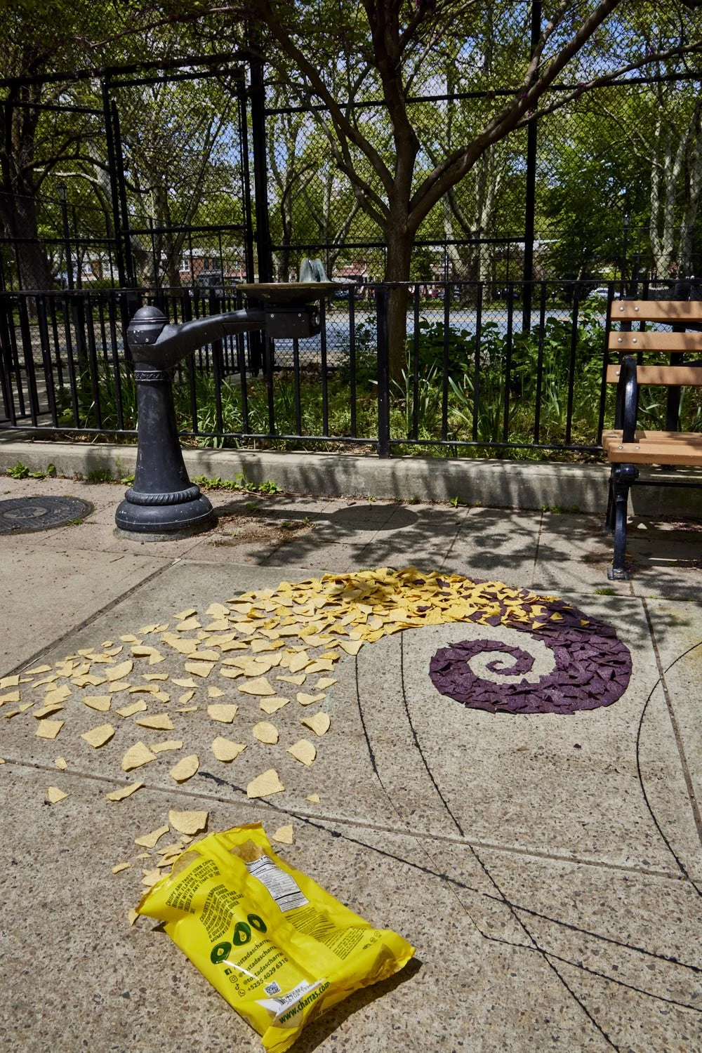 Candy Goldsworthy by Henry Hargreaves & Charlotte Omnès is a series that merges environmental art with urban life, using discarded to-go food items as its medium. Inspired by Andy Goldsworthy.