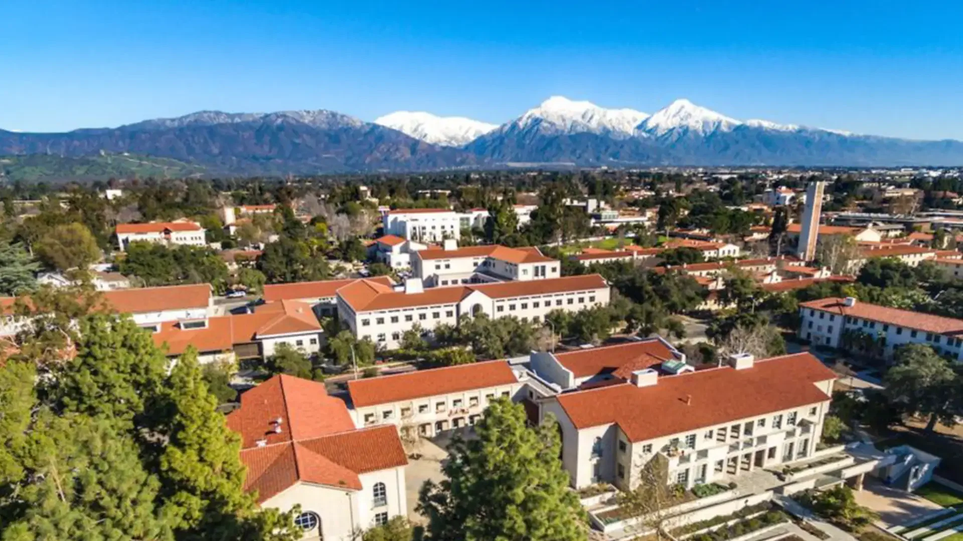 ecruiter meeting with a finance executive to hire senior accountants in Pomona