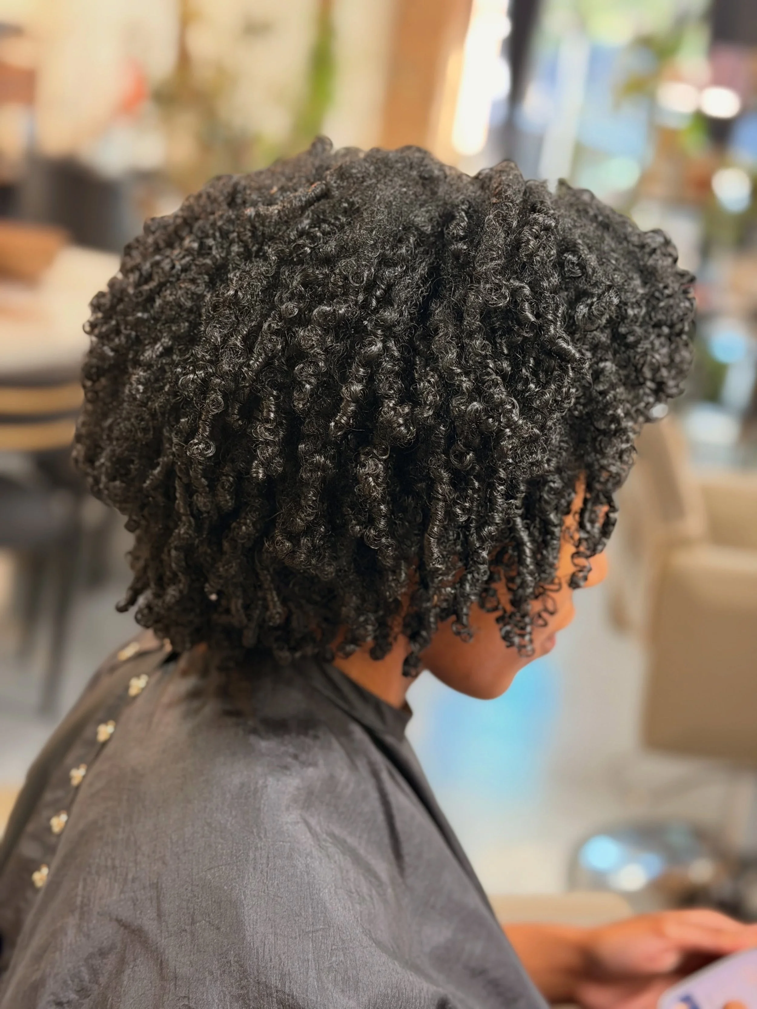 T E X T U R E ❤️ 

#chicagohairstylist 
#naturalhair 
#healthyhaircare
#washngo 
#hairtransformation