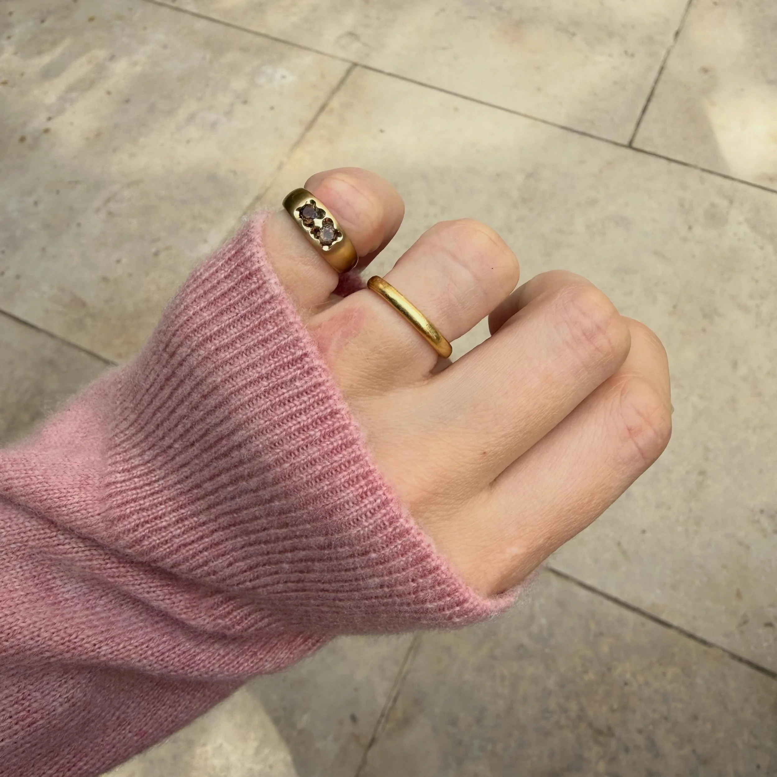 One very very special commission, that had a lot of love and feeling behind it. 9ct yellow gold solid two-stone Smokey Quartz gypsy pinky ring. 🤎🤎