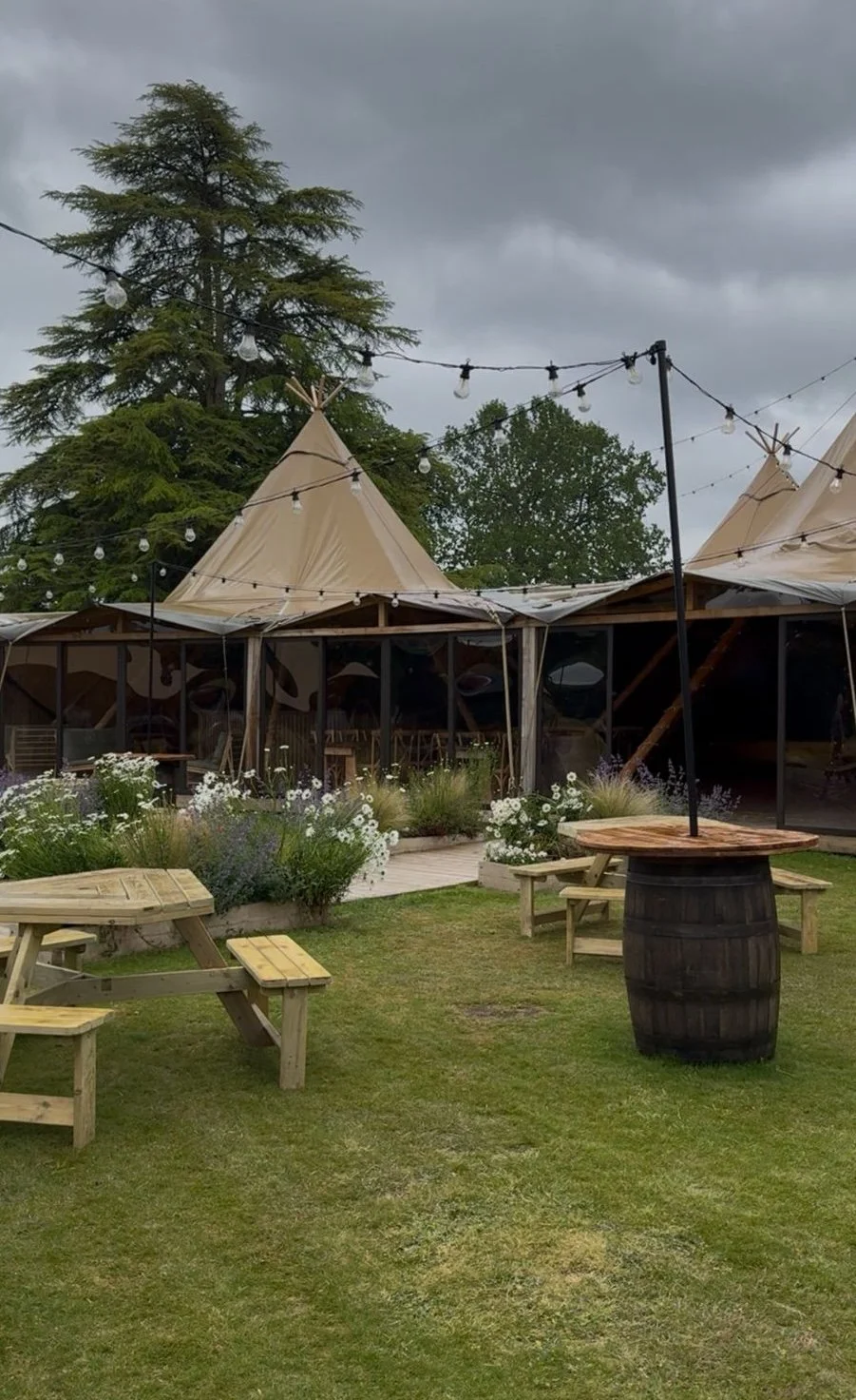 mapledurham-house-wedding venue-gardens.jpeg