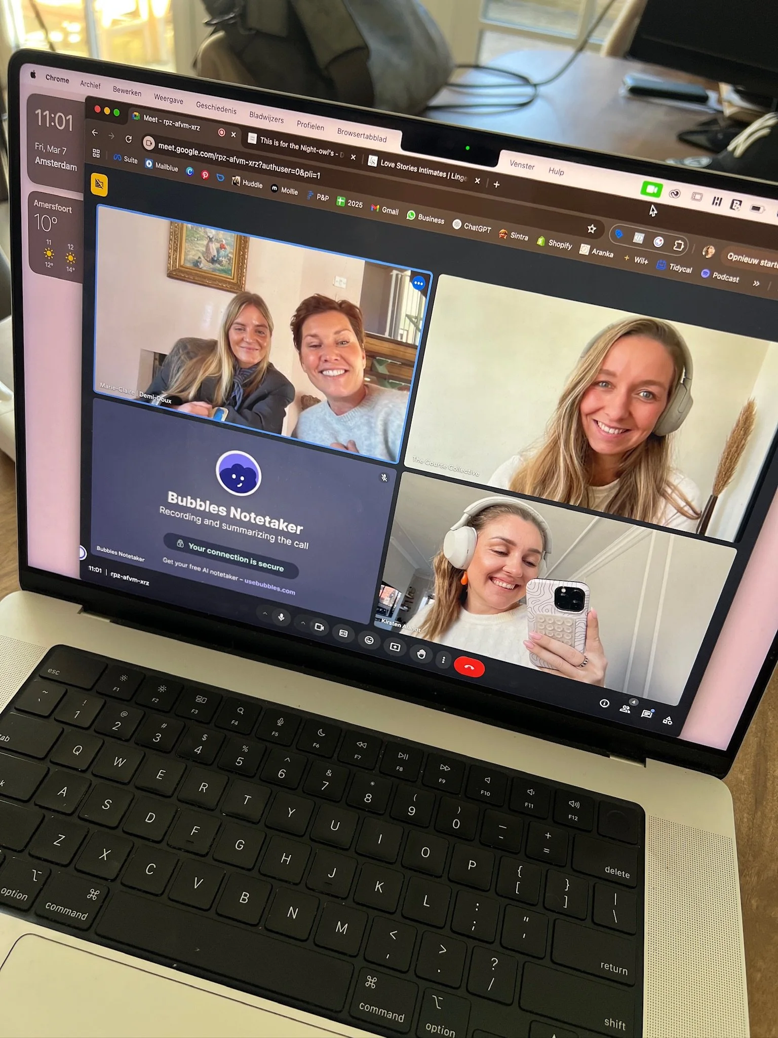 Kirsten en Sharona online meeting met klant via Google Meet