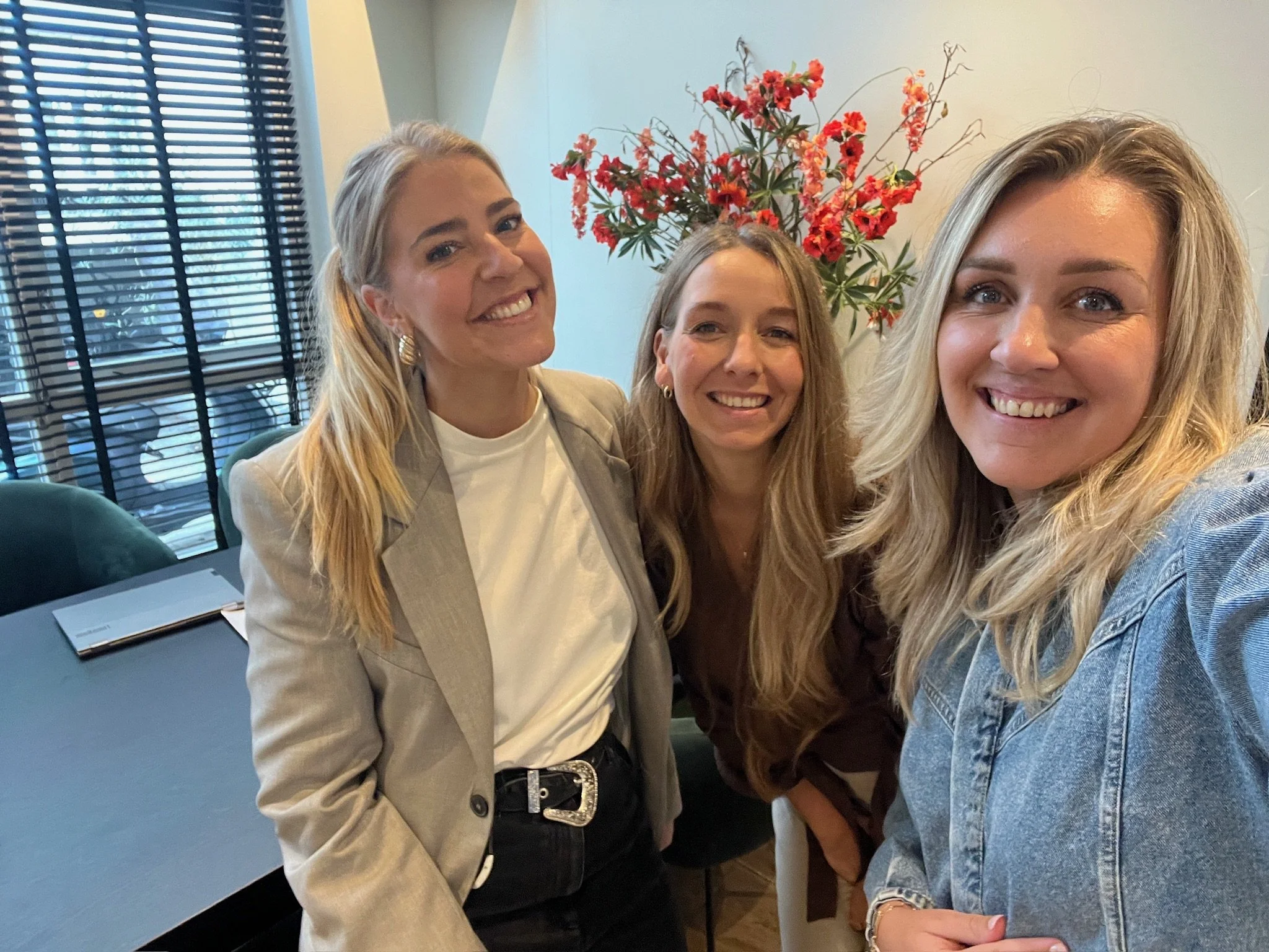 Kirsten en Sharona meeting met Eveline van Routine voor Build & Launch