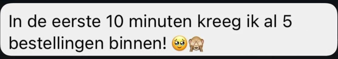 Scherm met tekst in het Nederlands over snel bestellen en emoticons.