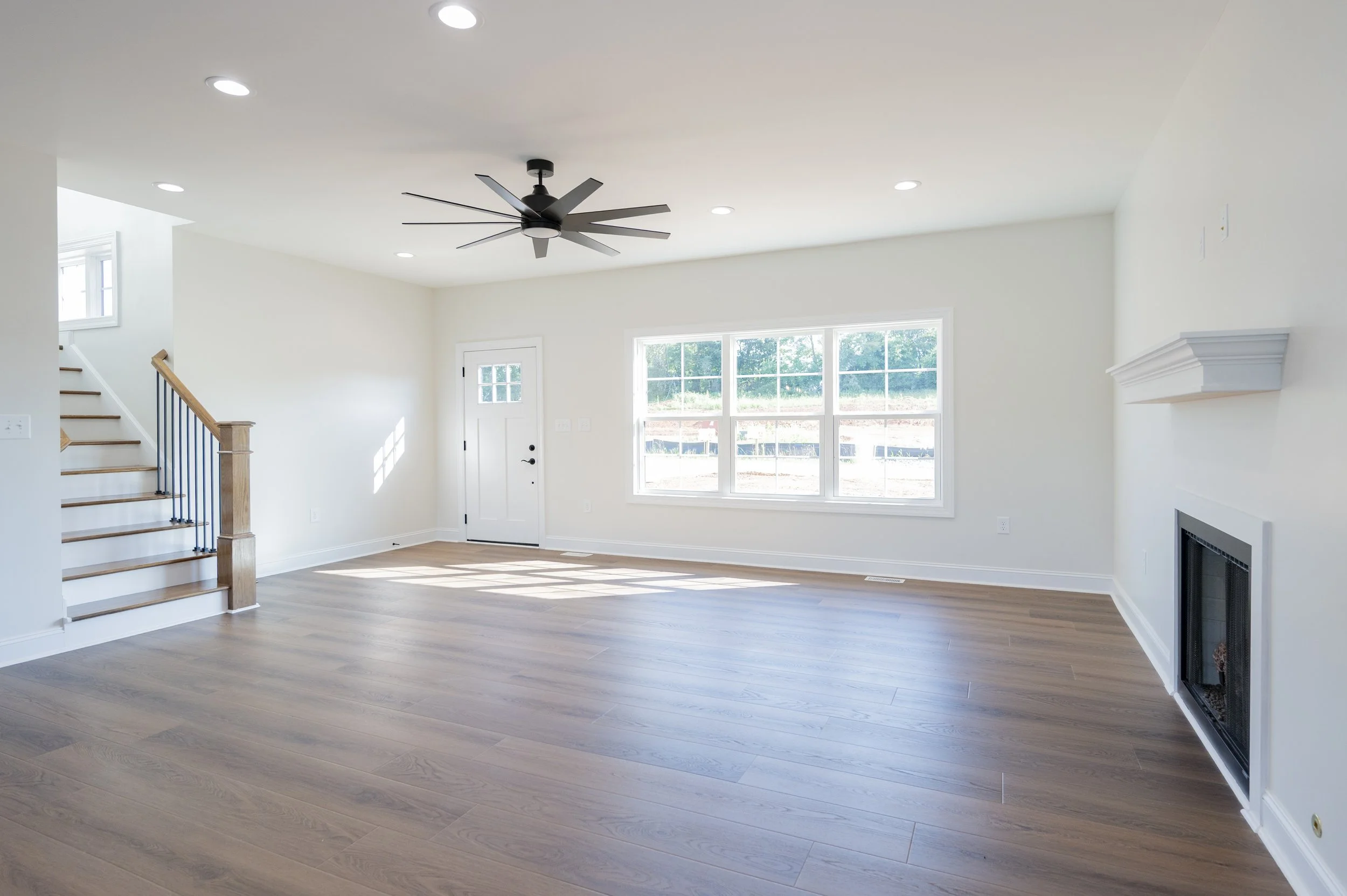 1100 Live Oak Living Room