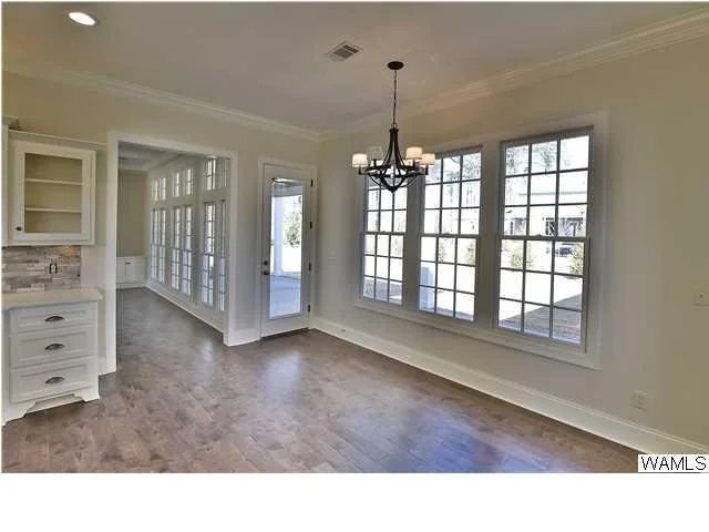 Breakfast nook and patio doors