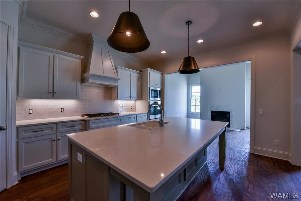 Kitchen island and range