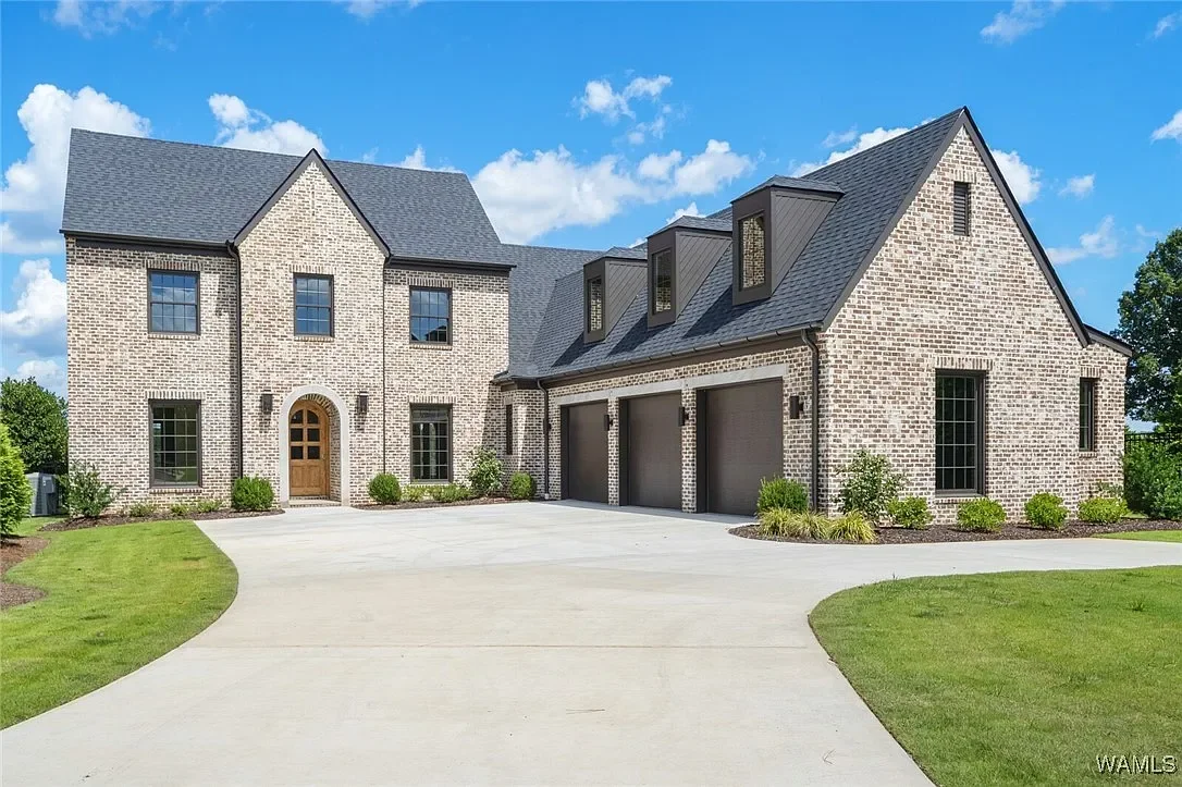 1748 Sunrise Pointe Way front exterior