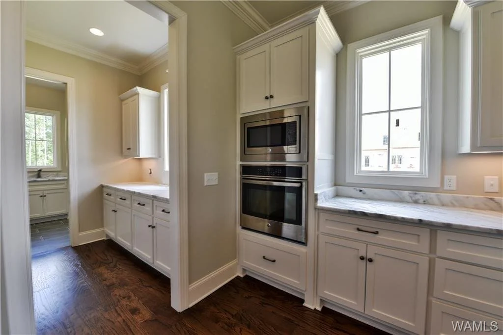 Double oven and prep area