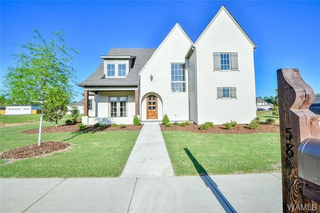 5847 Moreland Ave front exterior