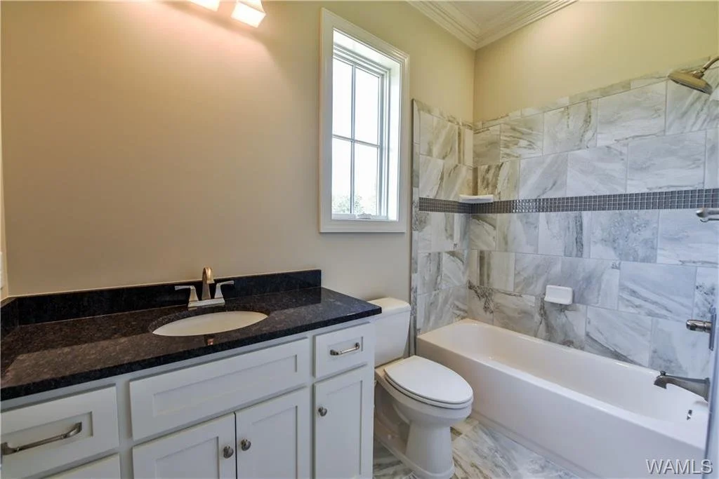 Secondary bath tub detail