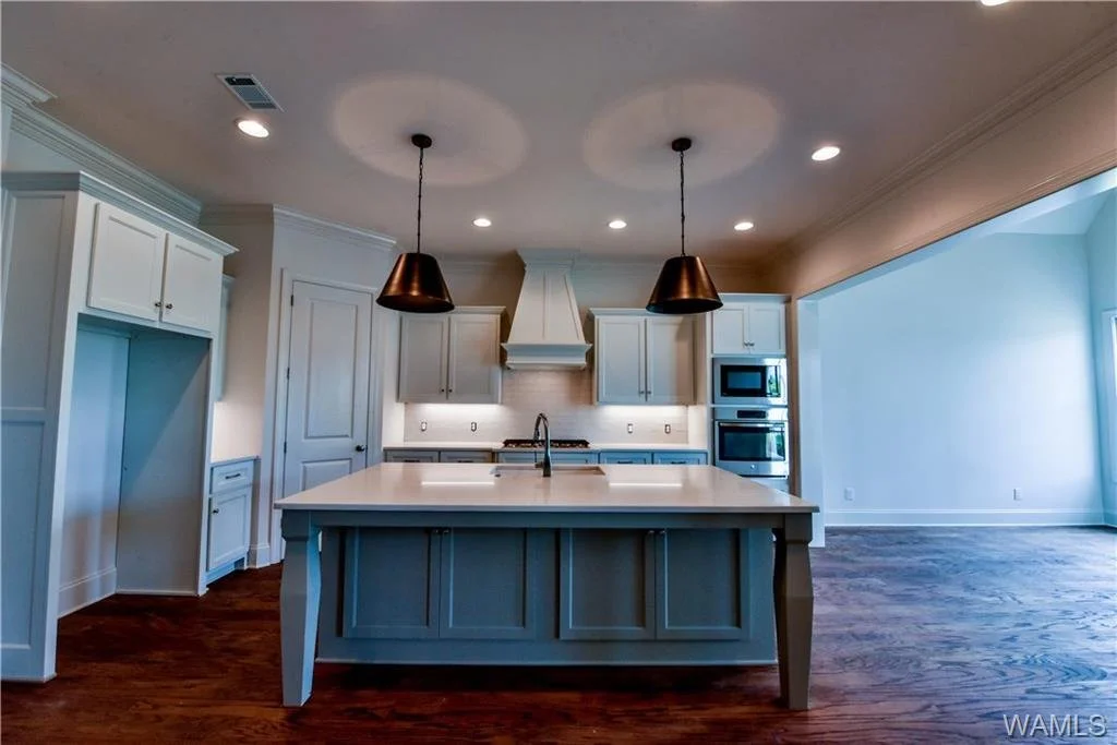 Kitchen island full view