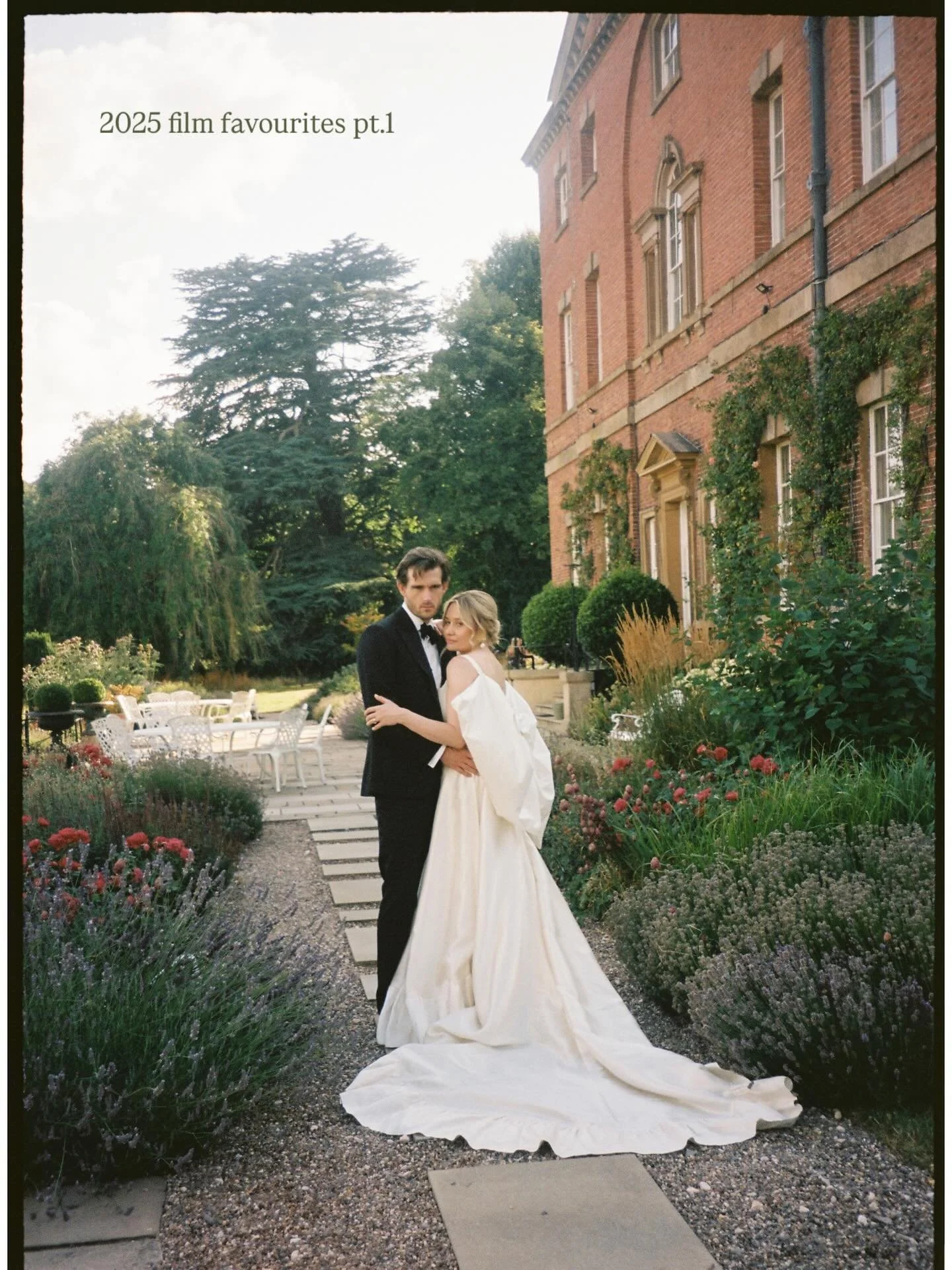 Creating with 35mm film has been a huge part of my 2025, and has really elevated the way I shoot a wedding day. Grounding my process, encouraging deeper observation, and allowing me to bring so much intention to every frame.✨ 

Working with analogue 
