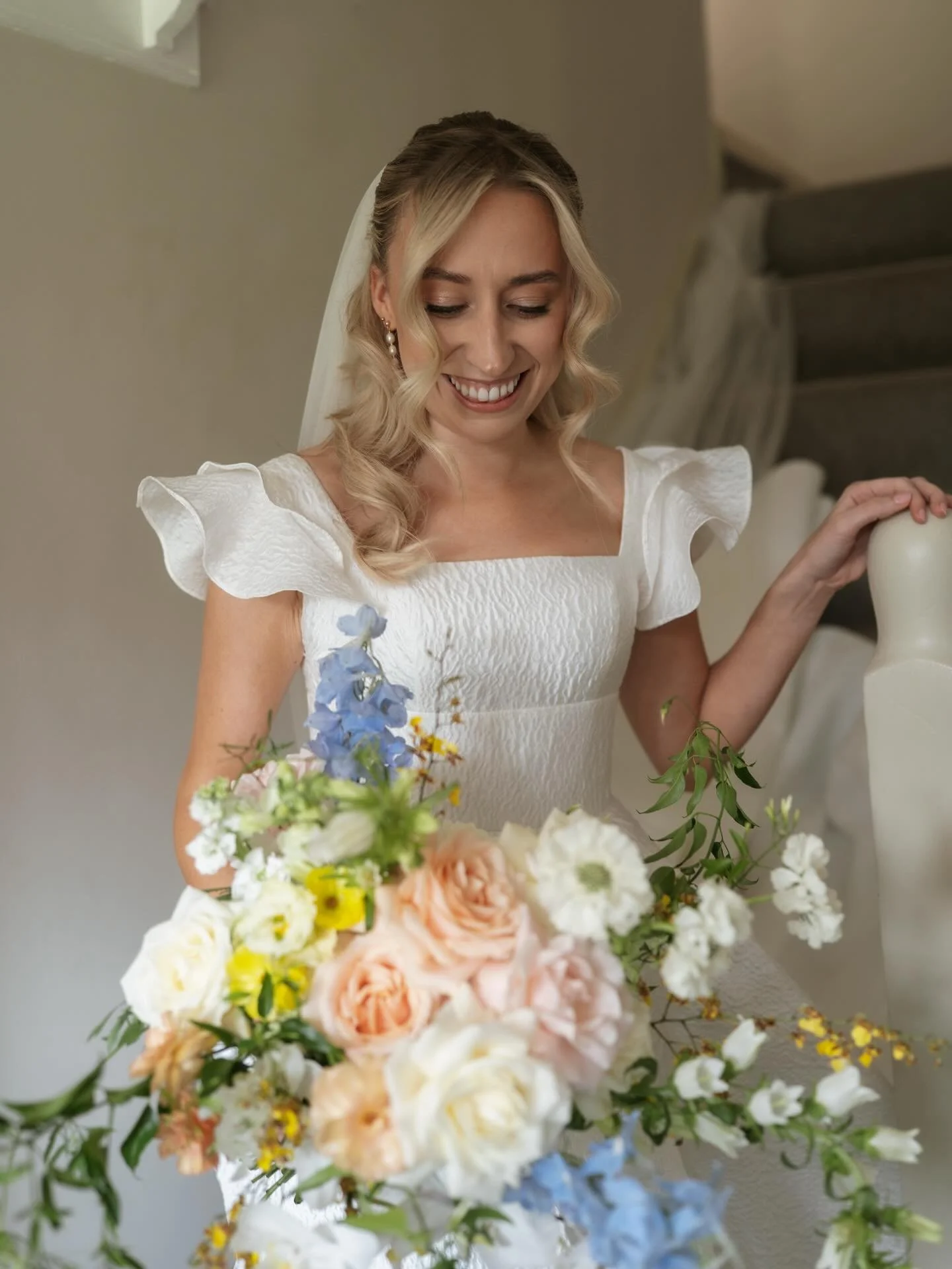 Ellie&rsquo;s morning moments. Some on digital, some on 35mm film ✨ 

Photography @rosestelfoxphotography 
Bridal gown @thewhiteyard @fredabennet 
Florals @hannahelizabethflowers 
HMUA @keirawilsonbridal @bridalhair_byromyjade 
Venue @larkspurlodge

