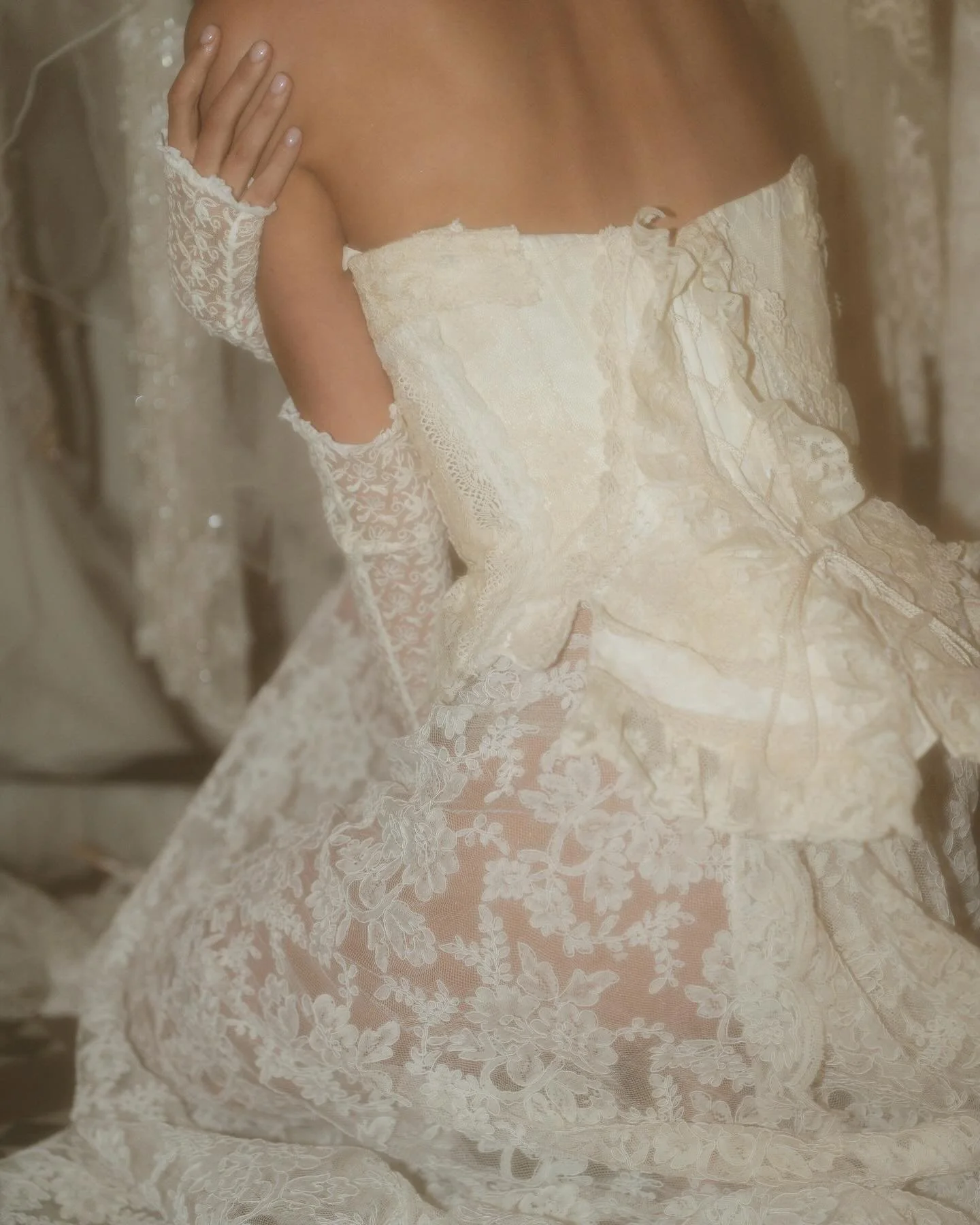 Last Friday was good for the soul. A day spent in Kensington with incredible creatives for @fayewildephotography x @julita_ldn_bride ✨

Breathtaking bridal designs, fluid movements, rich textures, winter light, and inspired energy. This day provided 