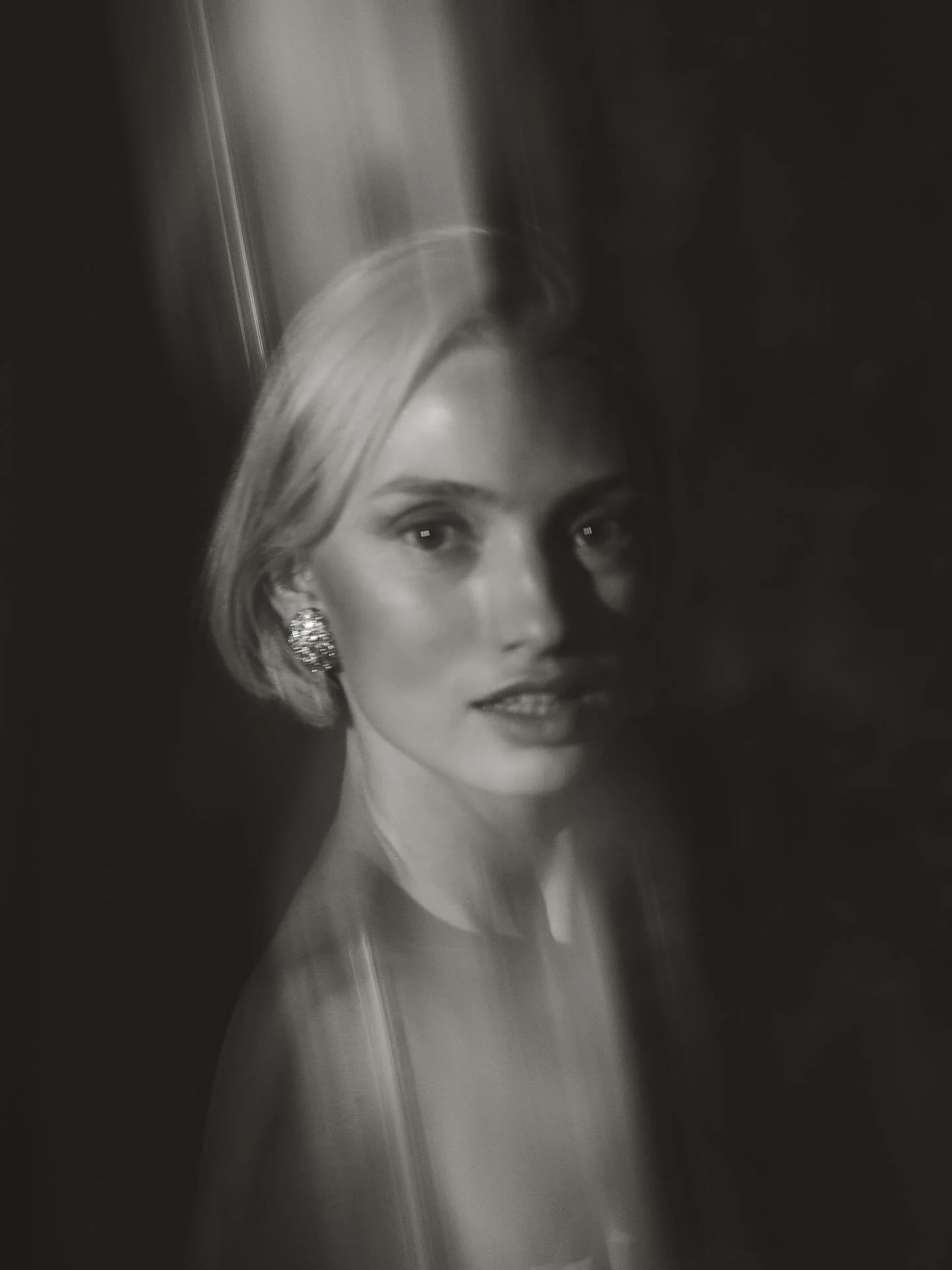 Maz for @fayewildephotography x @julita_ldn_bride ☁️

host julita x faye wilde 
#fayewildeworkshops 
education @fayewildephotography 
bridal couture + veils  @julita_ldn_bride 
bts @curatedcontentco_
mua @nicolabeddoes 
hair @thehair.co 
jewellery @s