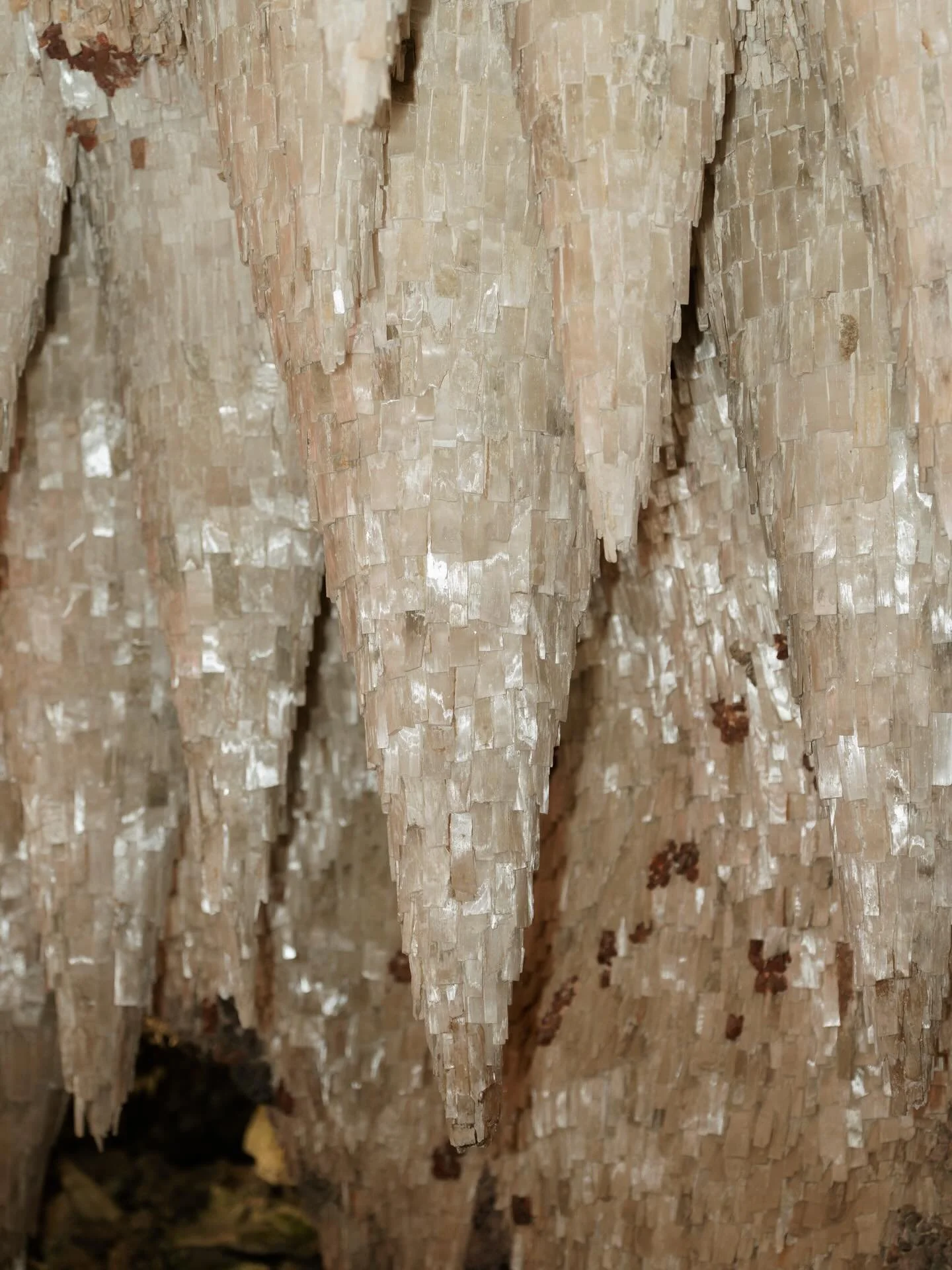 Crystal cave textures ✨

#ukweddingphotographer #editorialwedding #destinationweddingphotography