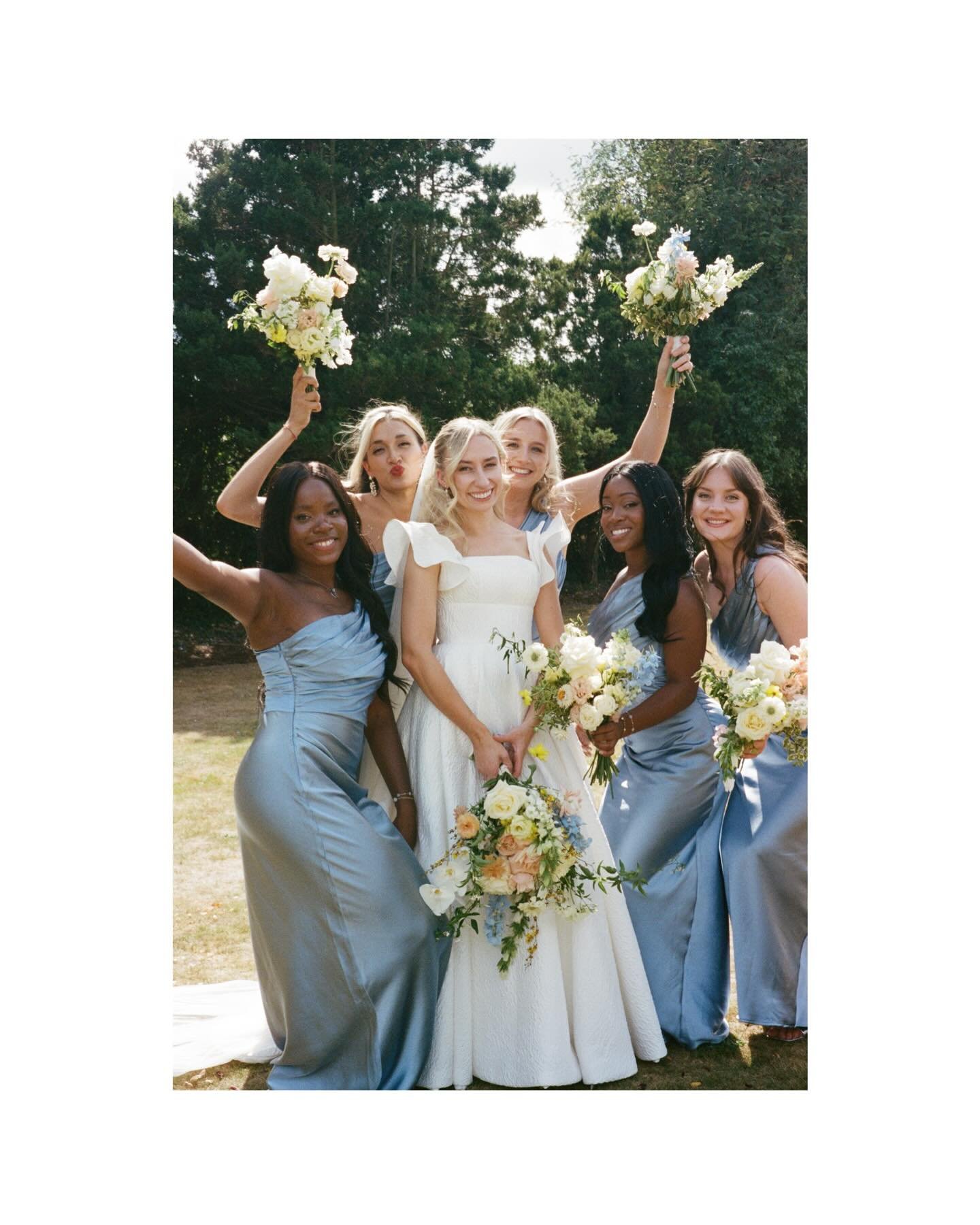 Ellie &amp; Matthew&rsquo;s August wedding on film 🎞️

Photography @rosestelfoxphotography 
Bridal gown @thewhiteyard @fredabennet 
Florals @hannahelizabethflowers 
HMUA @keirawilsonbridal @bridalhair_byromyjade 
Venue @larkspurlodge

#ukweddingphot