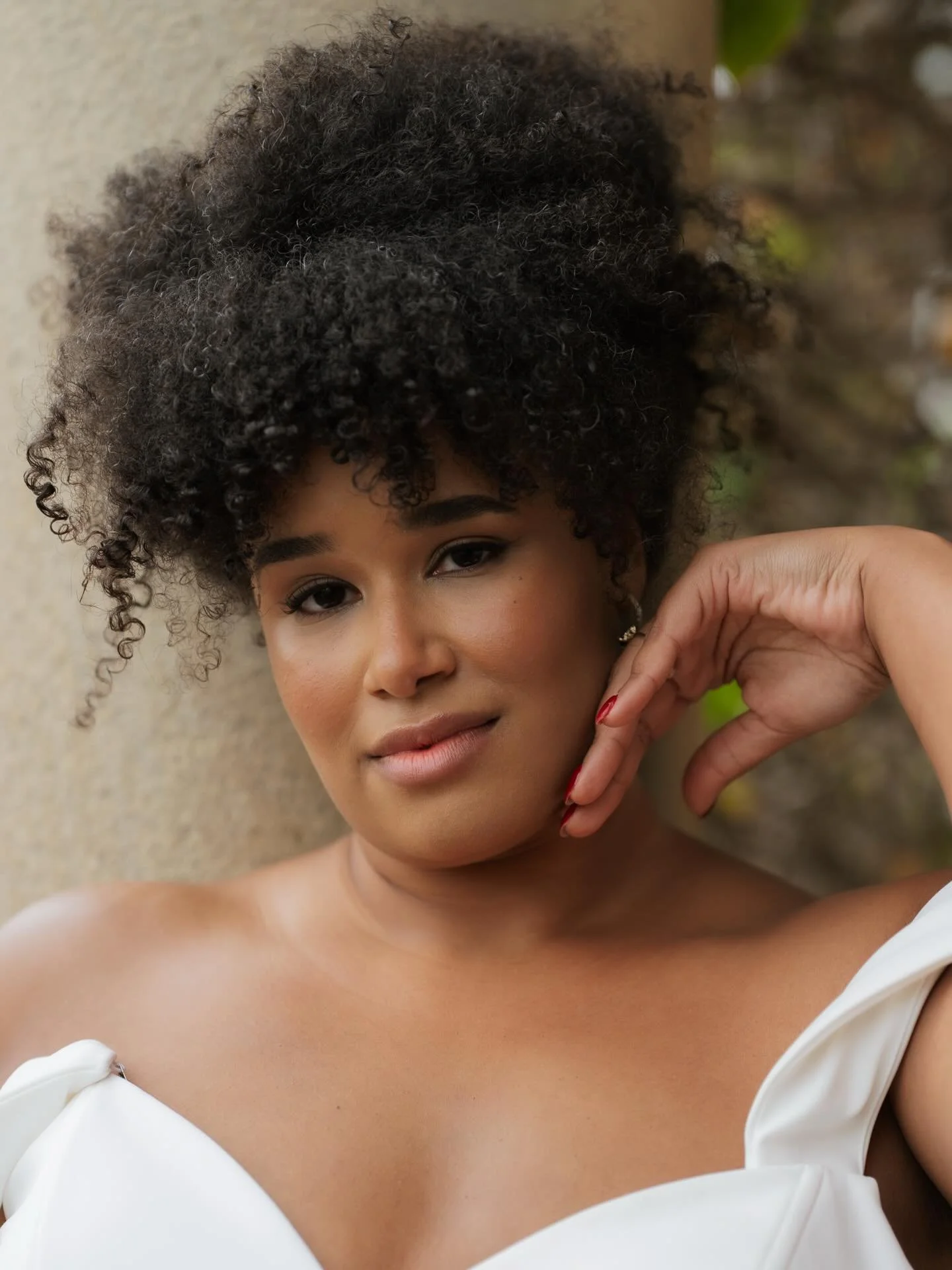 Jade at @iscoydpark ☁️ 
A brisk November&rsquo;s day, a stunning backdrop, and romantic styling, paired with Jade&rsquo;s beauty &amp; radiant energy. Perfection 🏹✨

Planning and host @fayewildephotography #fayewildeworkshops 
BTS @curatedcontentco_