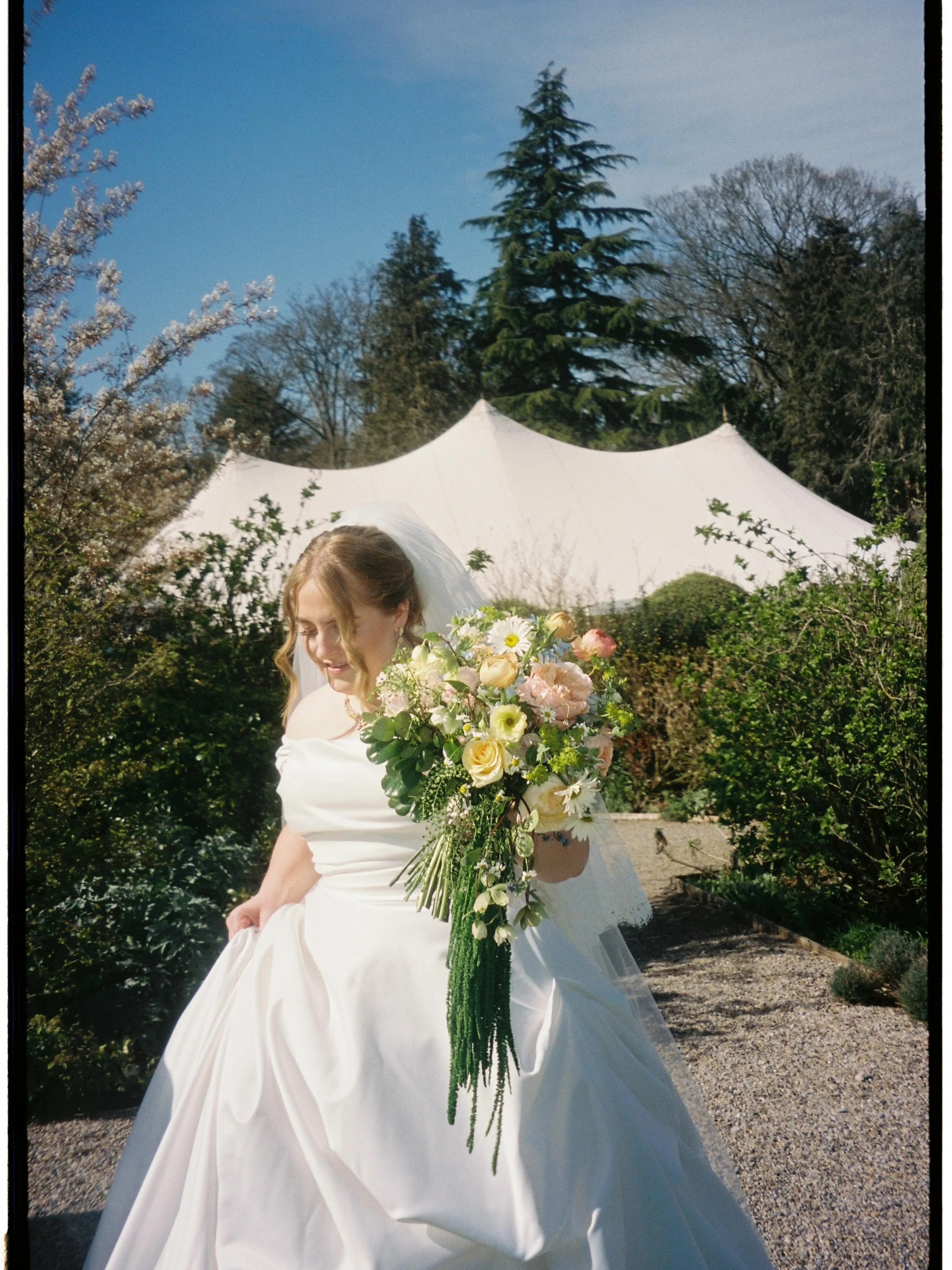 Random film shots from Kia &amp; Peter&rsquo;s spring wedding at Middleton Lodge ✨ 

Team:
Photographer-@rosestelfoxphotography
Venue - @Middletonlodge
Coordinator - @rhiannonp94 
Florist/stylist -@shindig.event.styling
Band -@theprettyugly_band
Dres