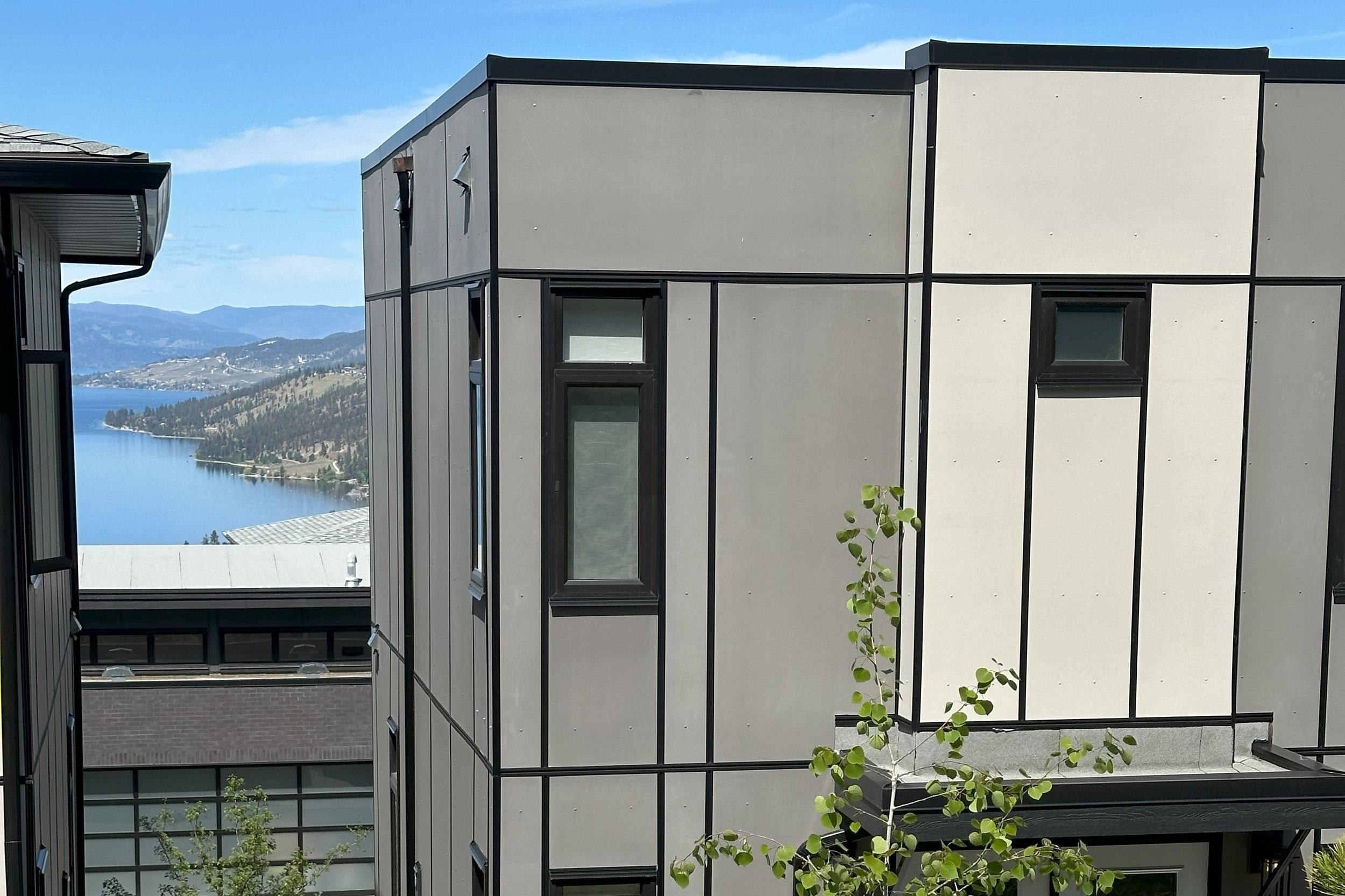McKinley Beach Townhome | 2Bed 3Bath