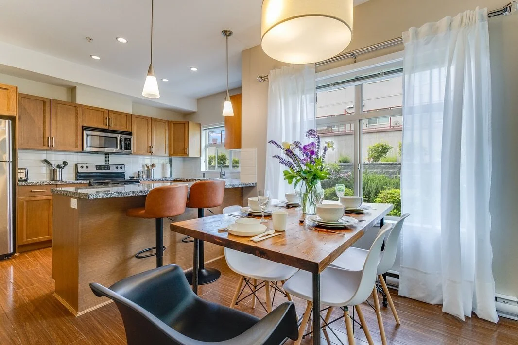 This wonderful garden suite in Copper Sky has everything you need for a family vacation, from child-friendly necessities like a highchair, crib, cupboard locks and kids&rsquo; toys to full resort amenities including a pool, hot tub, pickleball and te