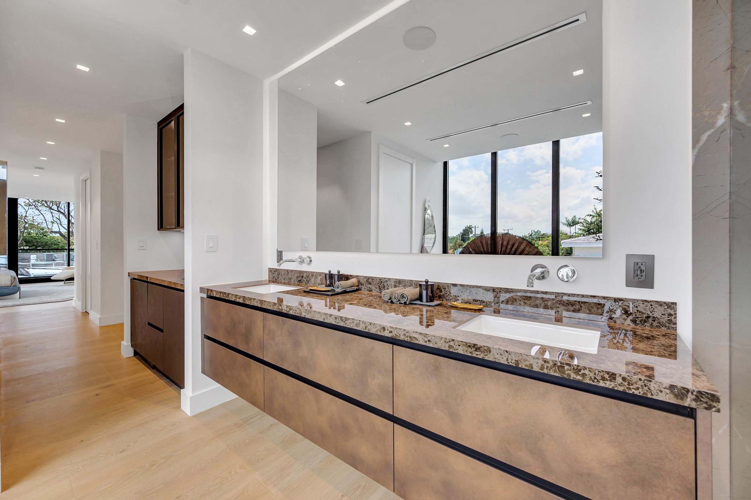 545 W 49TH ST-64.jpg