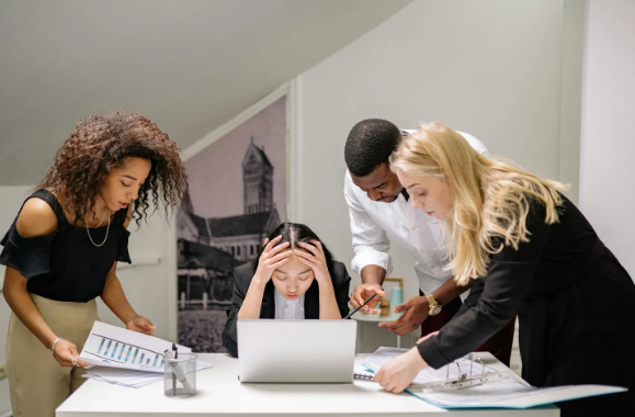 How to Stop People-Pleasing and Start Prioritizing Yourself
