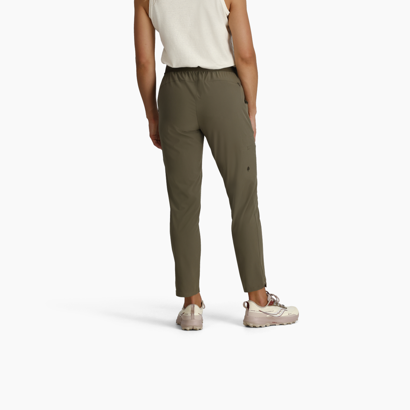 Y324024_204_MODEL_M2_Spotless_Evolution_Pant.png