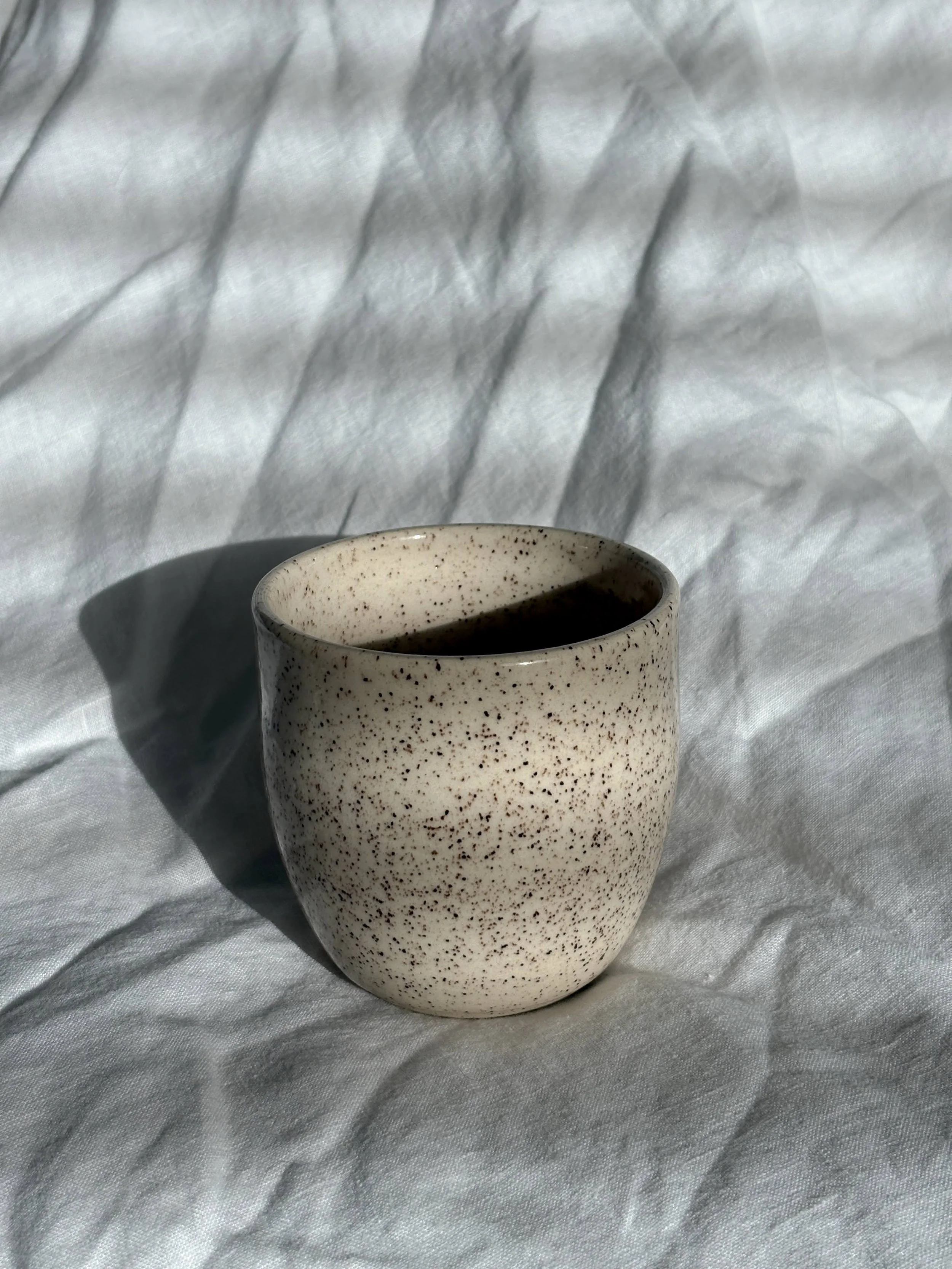 THE CAPPUCCINO CUP IN SPECKLE BEIGE - 10 oz