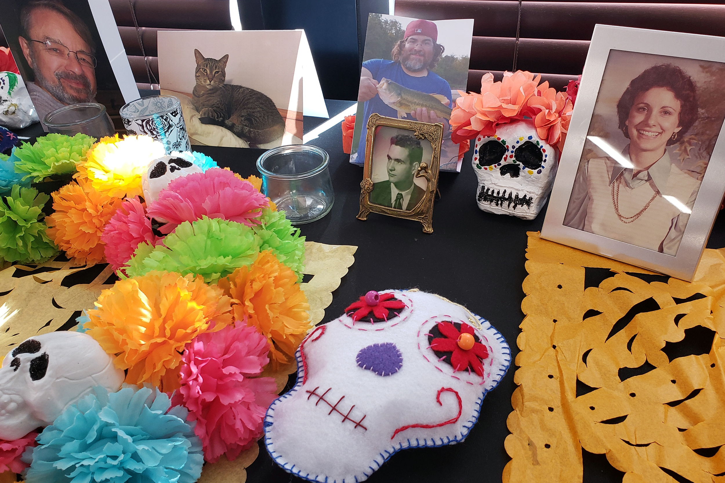 Creating Together: Honoring Loved Ones on Día de los Muertos
