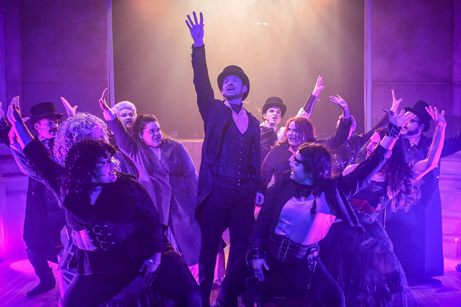 Erdkinder Trip: Jekyll &amp; Hyde the Musical