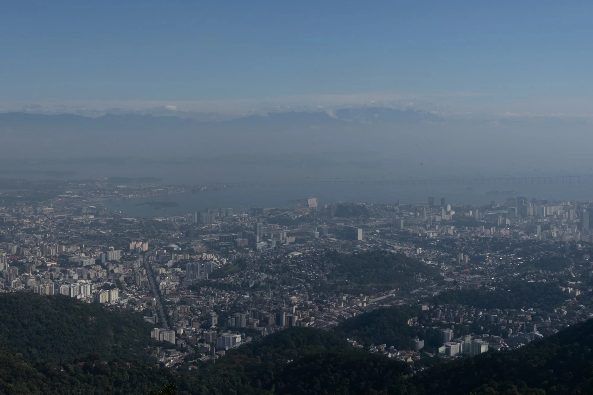 Vue du christ redempteur sur la ville.jpg