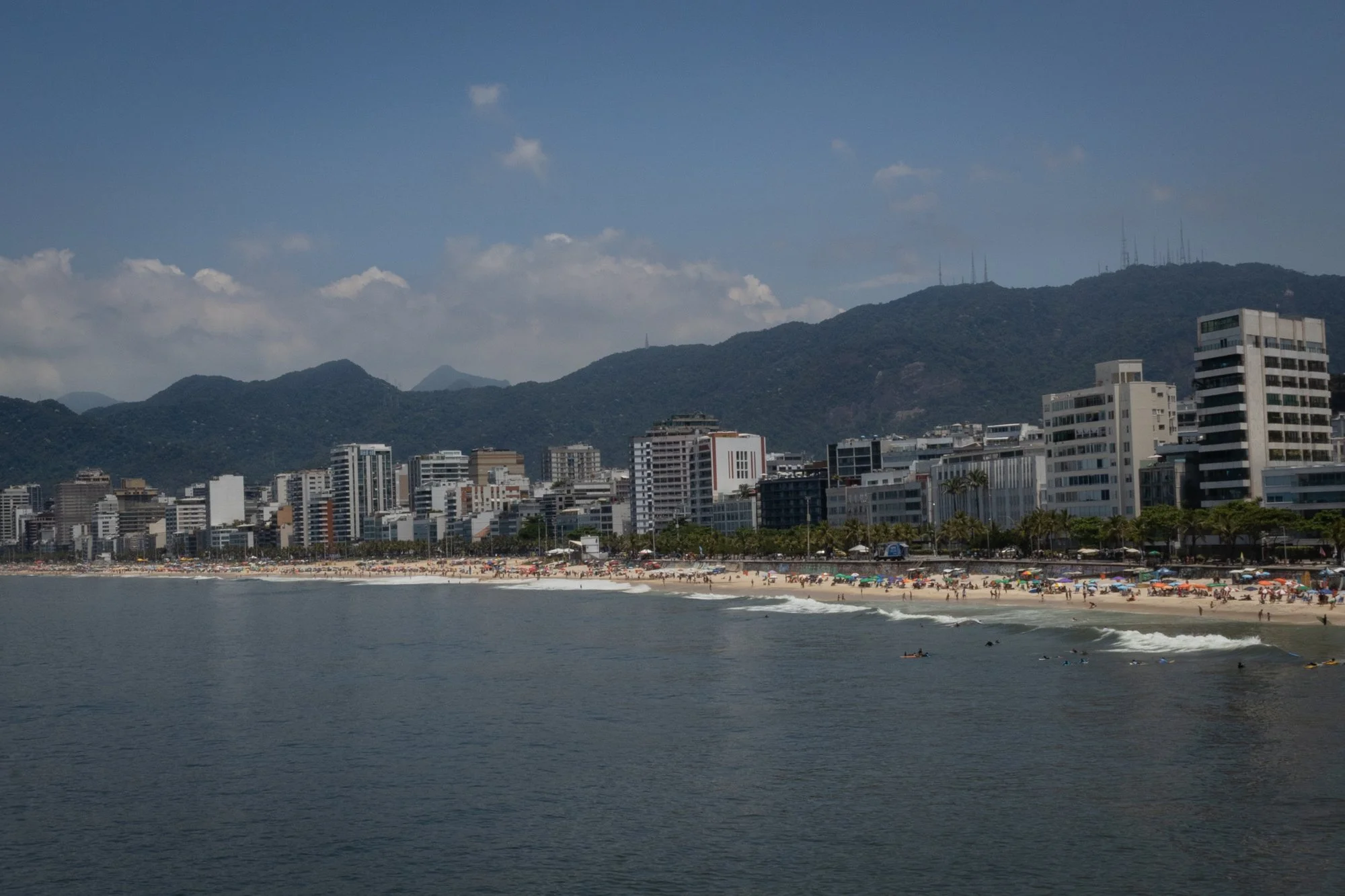vue sur la plage de ipanema.jpg
