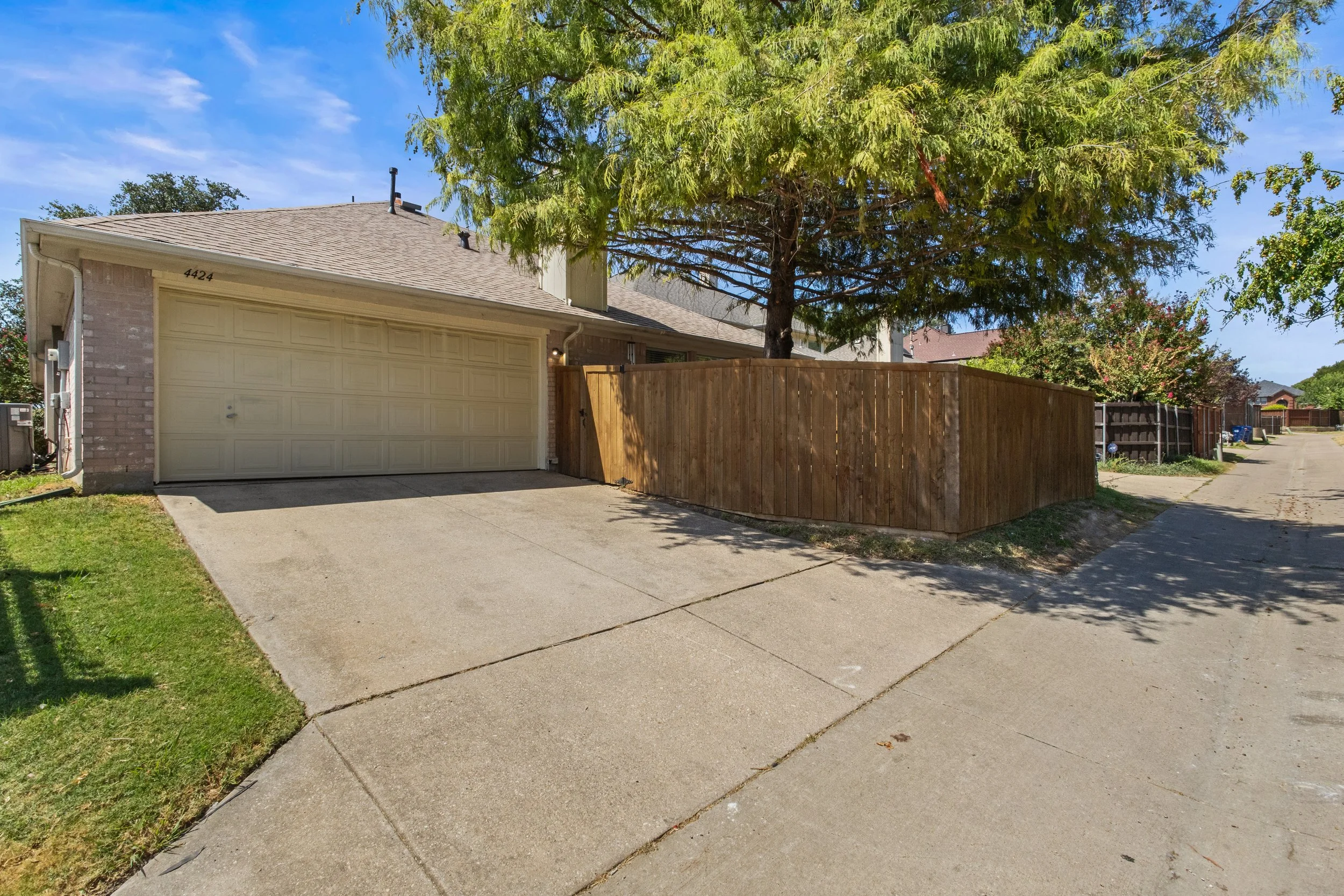 27_driveway.jpg