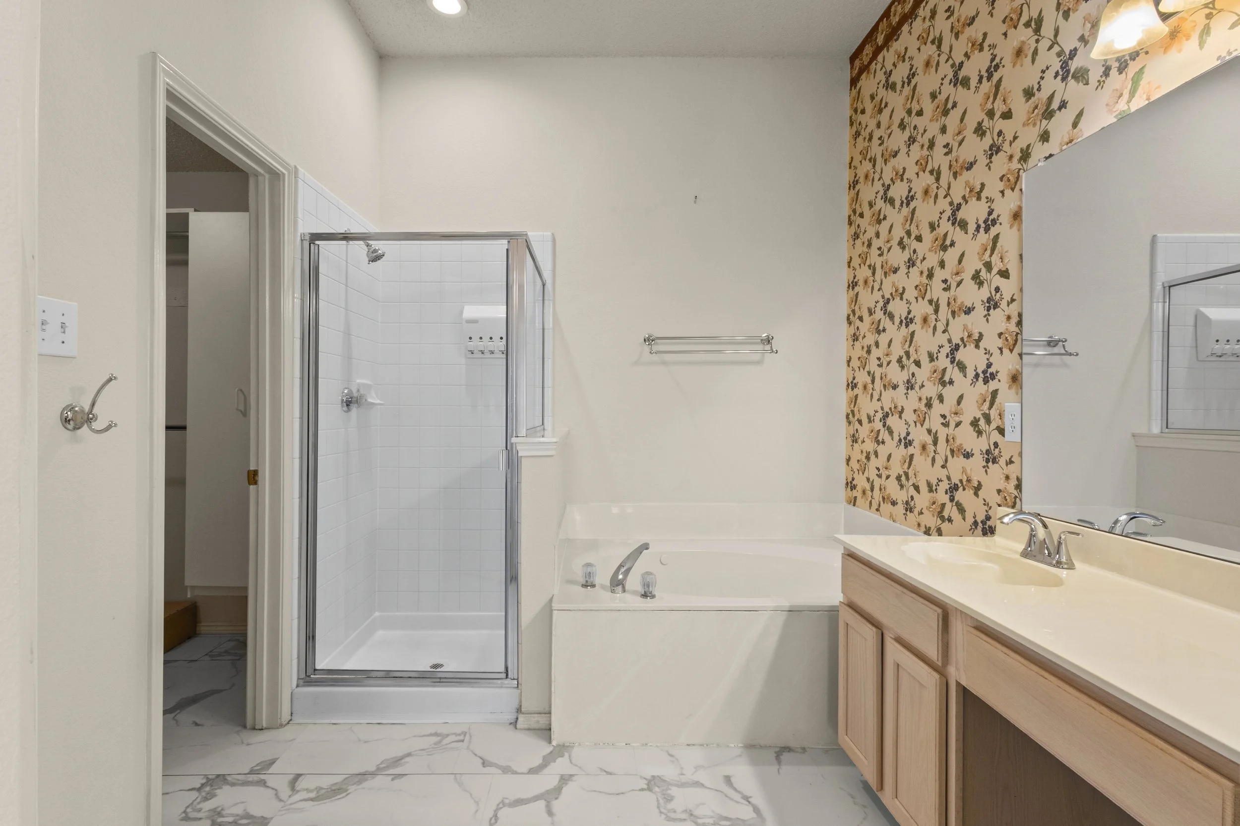 19_primary bathroom (1).jpg
