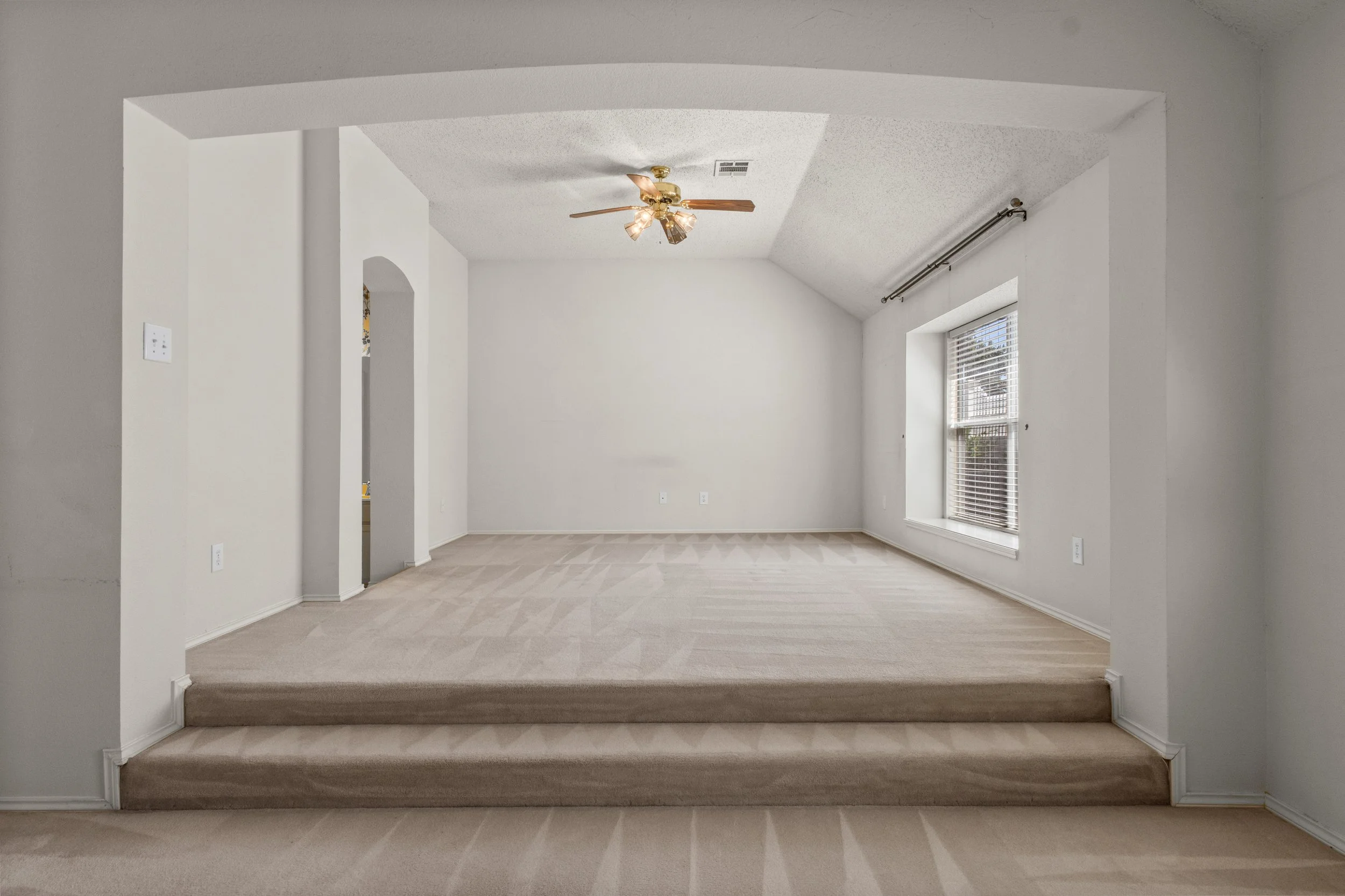 16_primary bedroom.jpg