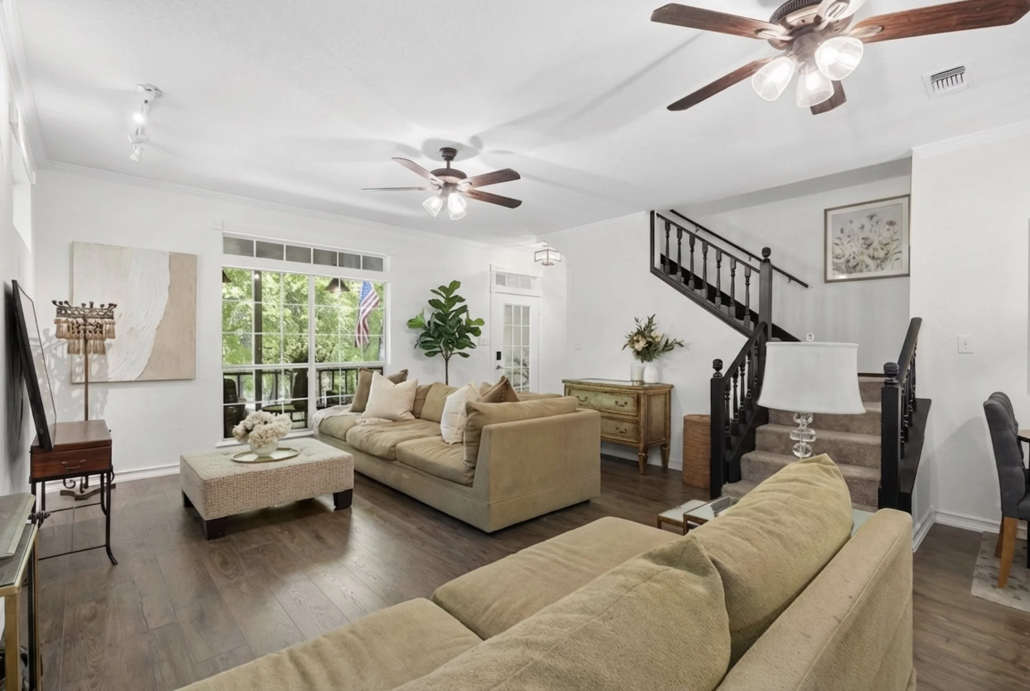 virtually staged 862 3 (2).jpg