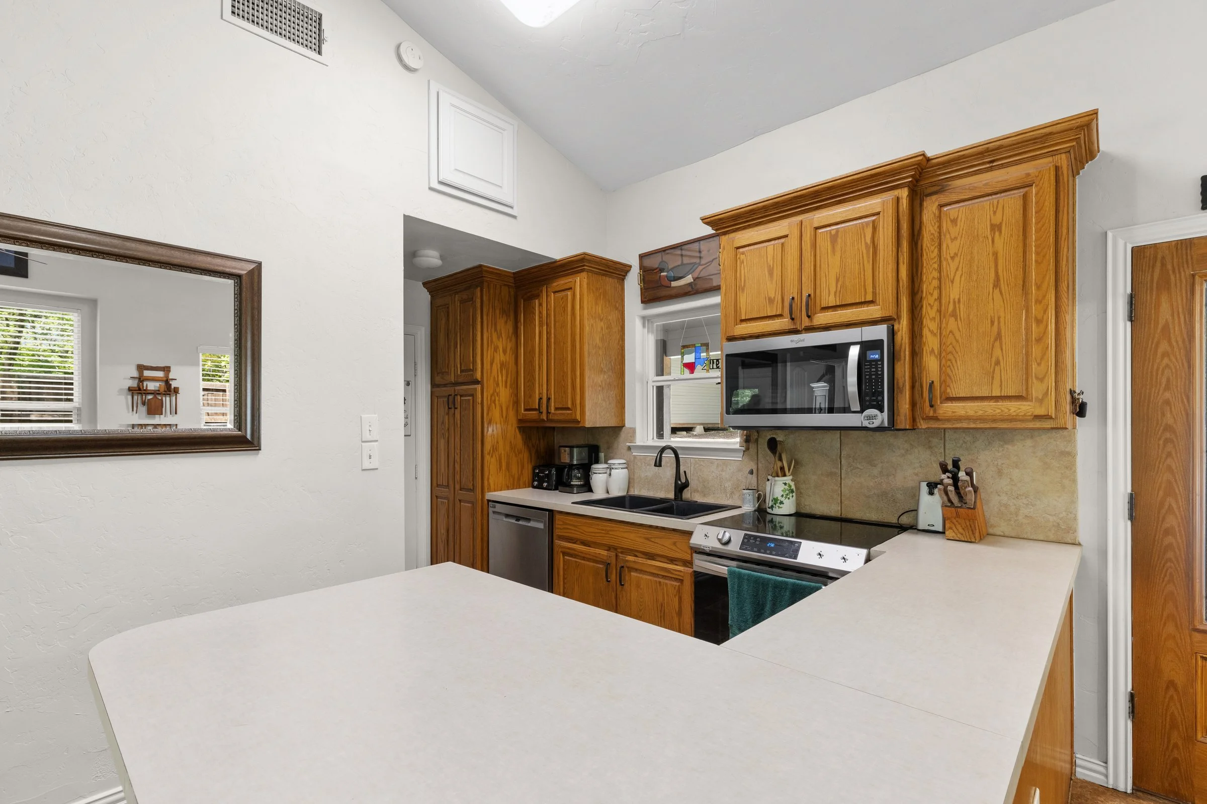 Guest house kitchen (1).jpg