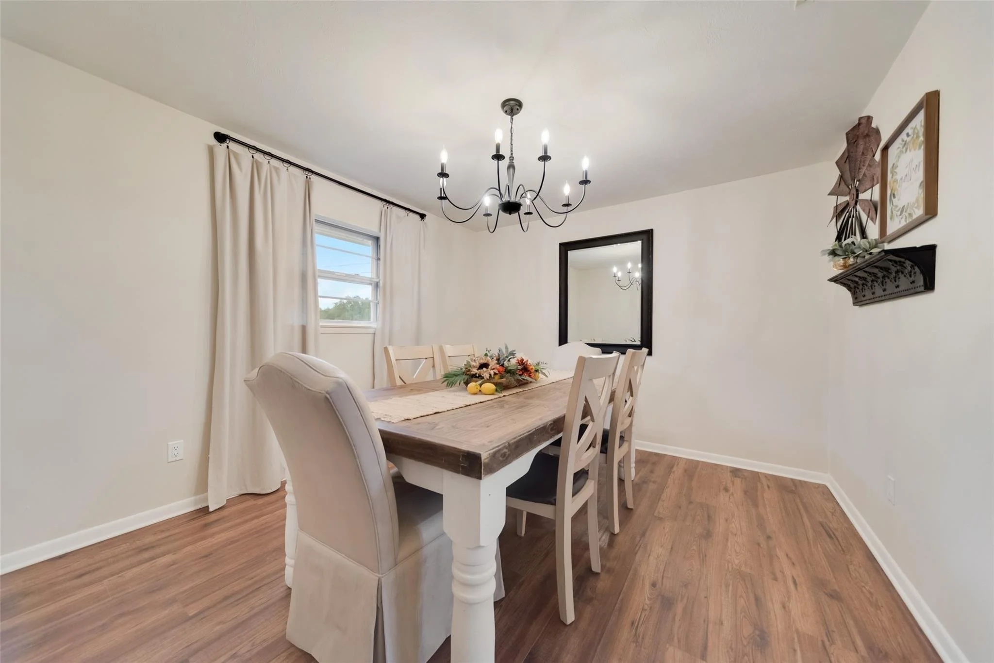 Dining Room.jpg