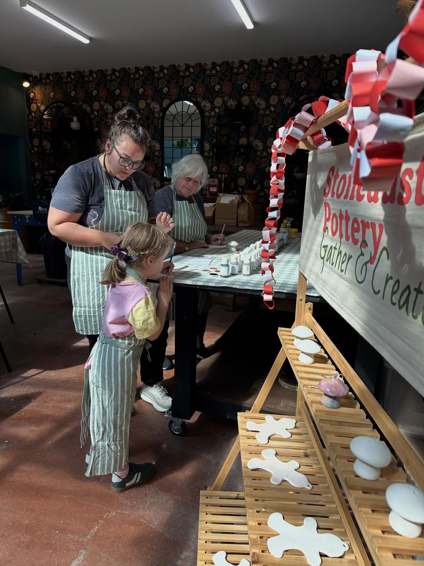 Happy Holidays from Stonedust ✨

We are so grateful we were able to help yall celebrate! Connecting with friends &amp; loved ones and creating something special 🎄

This year has been so amazing, so thank you to all the incredible people we have met 