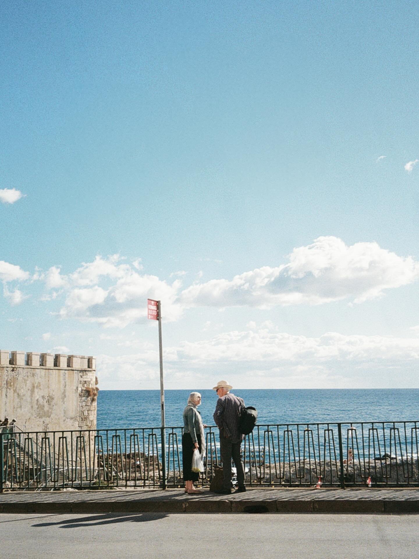 One of my favorite candid frames from my travels in Italy, on film 🫶🏼🕊️