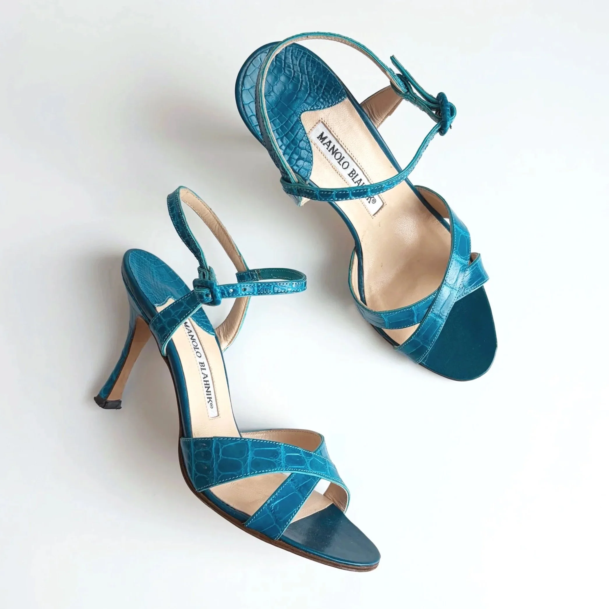 Blue Crocodile Manolo Blahnik Heels (35)