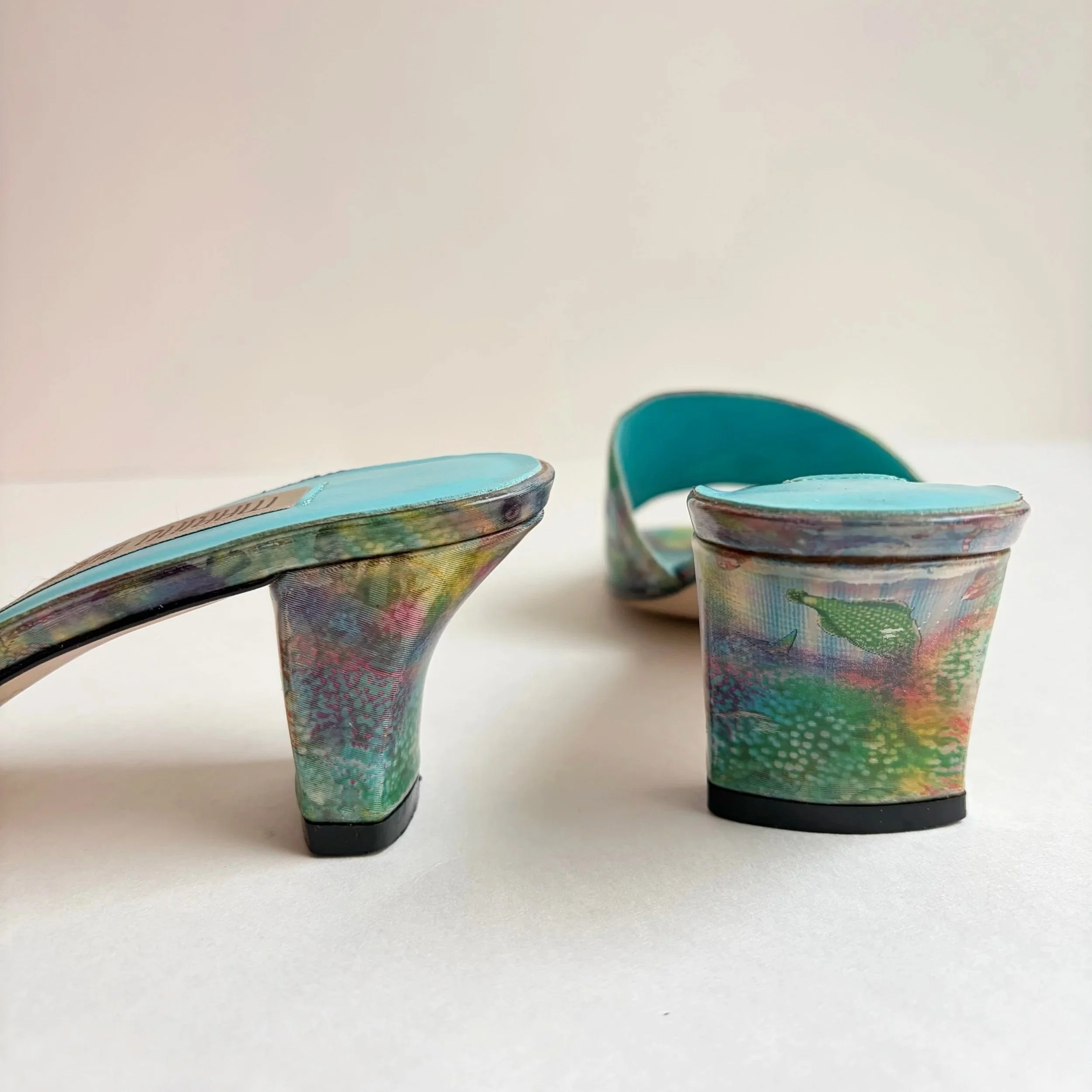 Vtg Marino Boutique Holographic Fish Heels (6) — image 4