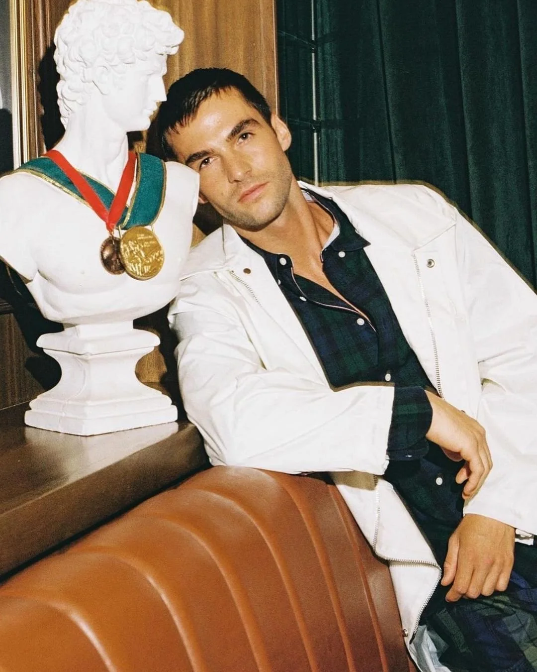 @juliosegoviaa for @lbeautehomme Photo @rrodalva Styling @ottero.mx Hair & Makeup @davosthebane @robbielikemargot Editor @antonio_montano Production @carlaortegam (5).jpg