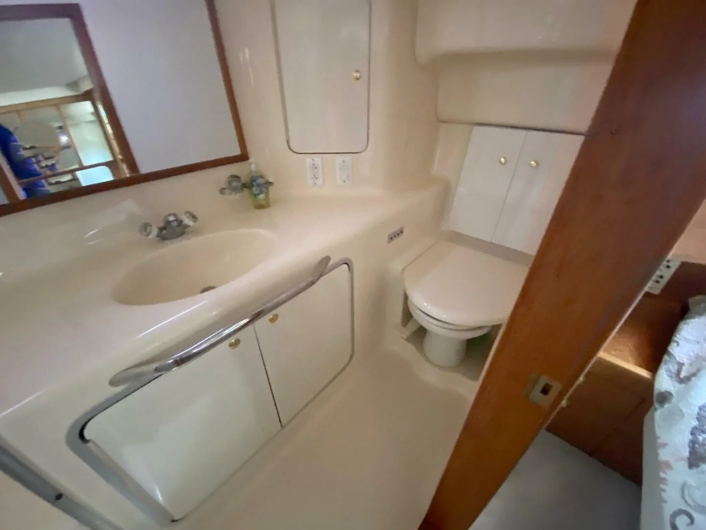 1996_420 Aft Cabin_c_034.jpg