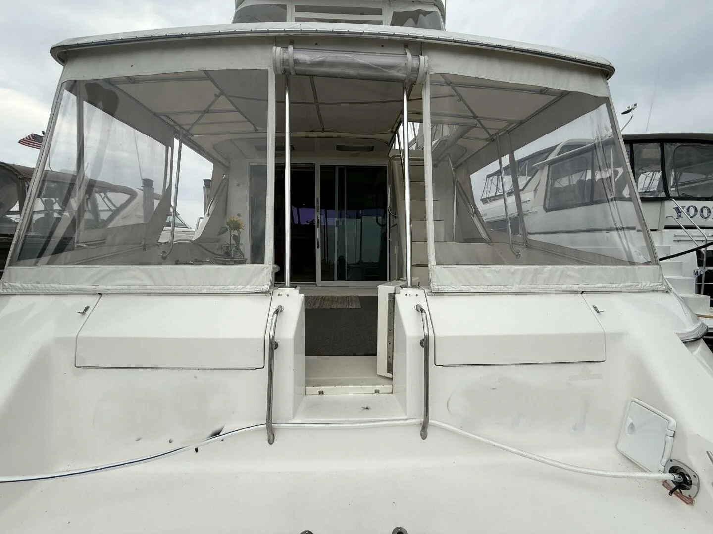 1995_550 sedan_a_018.jpg